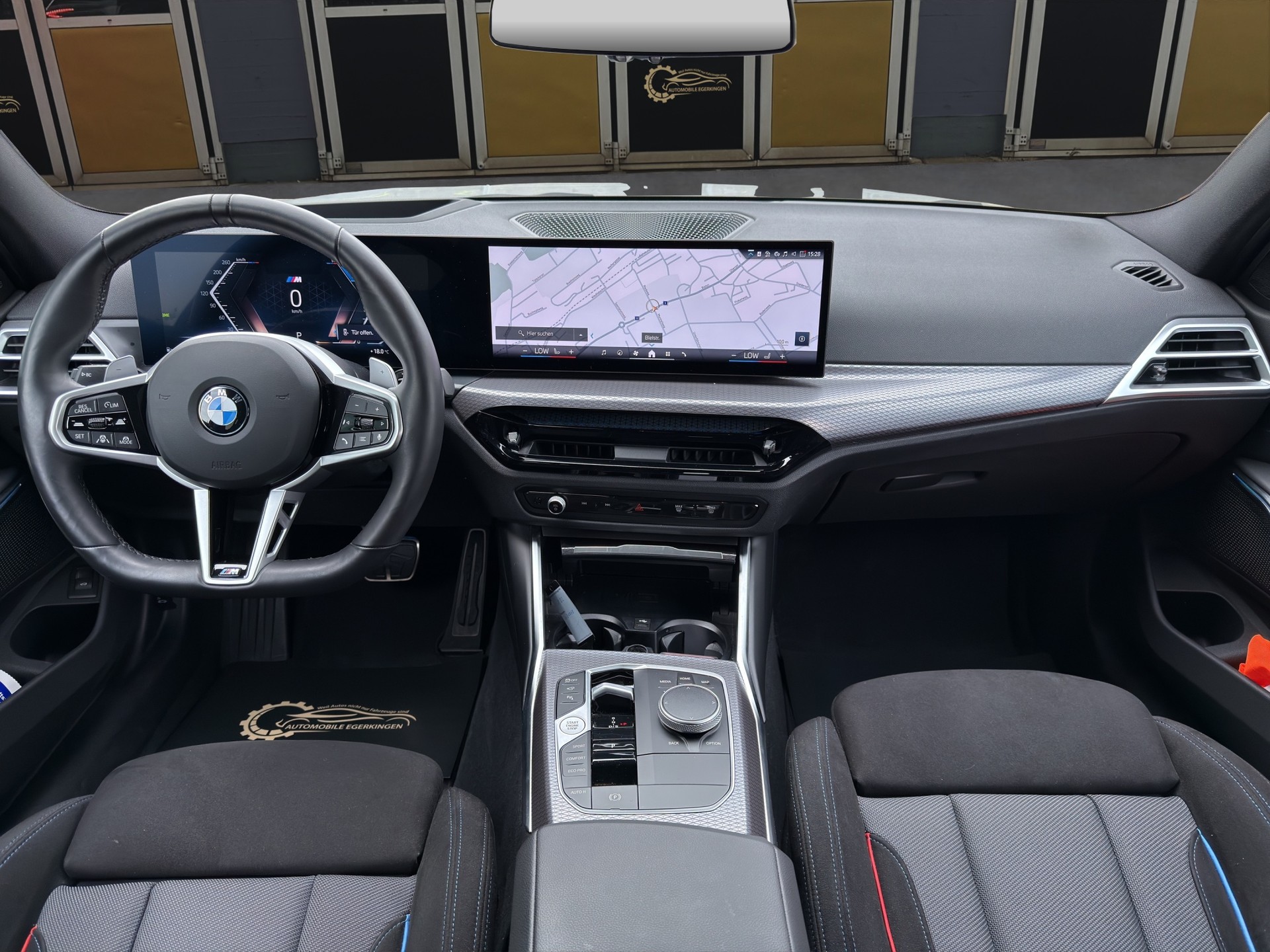 BMW 320d xDrive M Sport SAG Touring-image-10