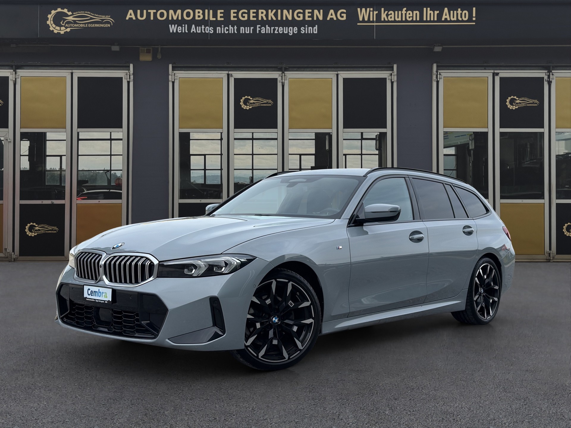 BMW 320d xDrive M Sport SAG Touring-image-0