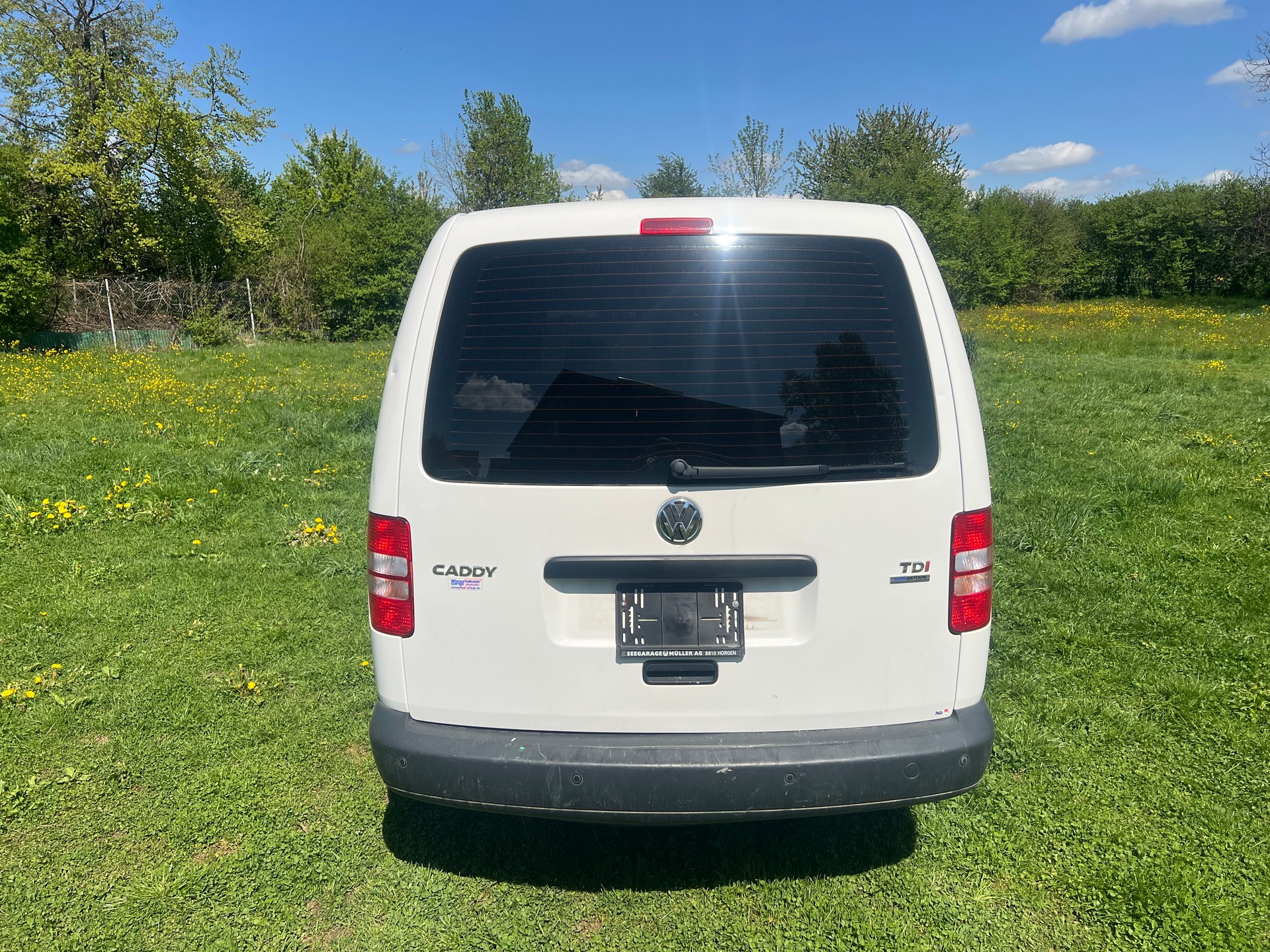 VW Caddy Maxi 1.6 TDI Blue Motion Technology-image-4