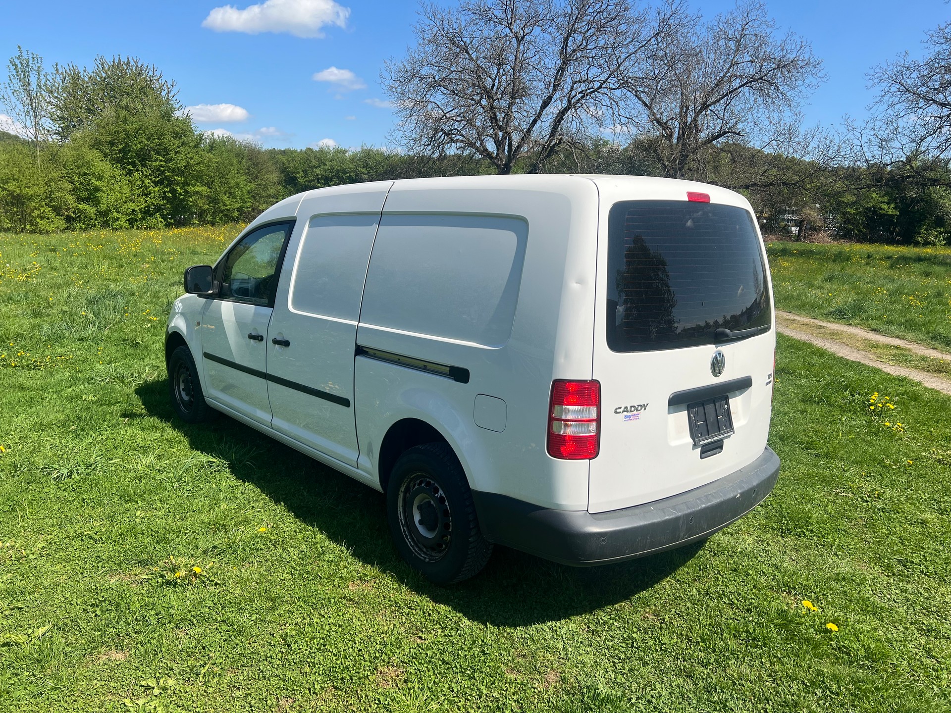 VW Caddy Maxi 1.6 TDI Blue Motion Technology-image-5