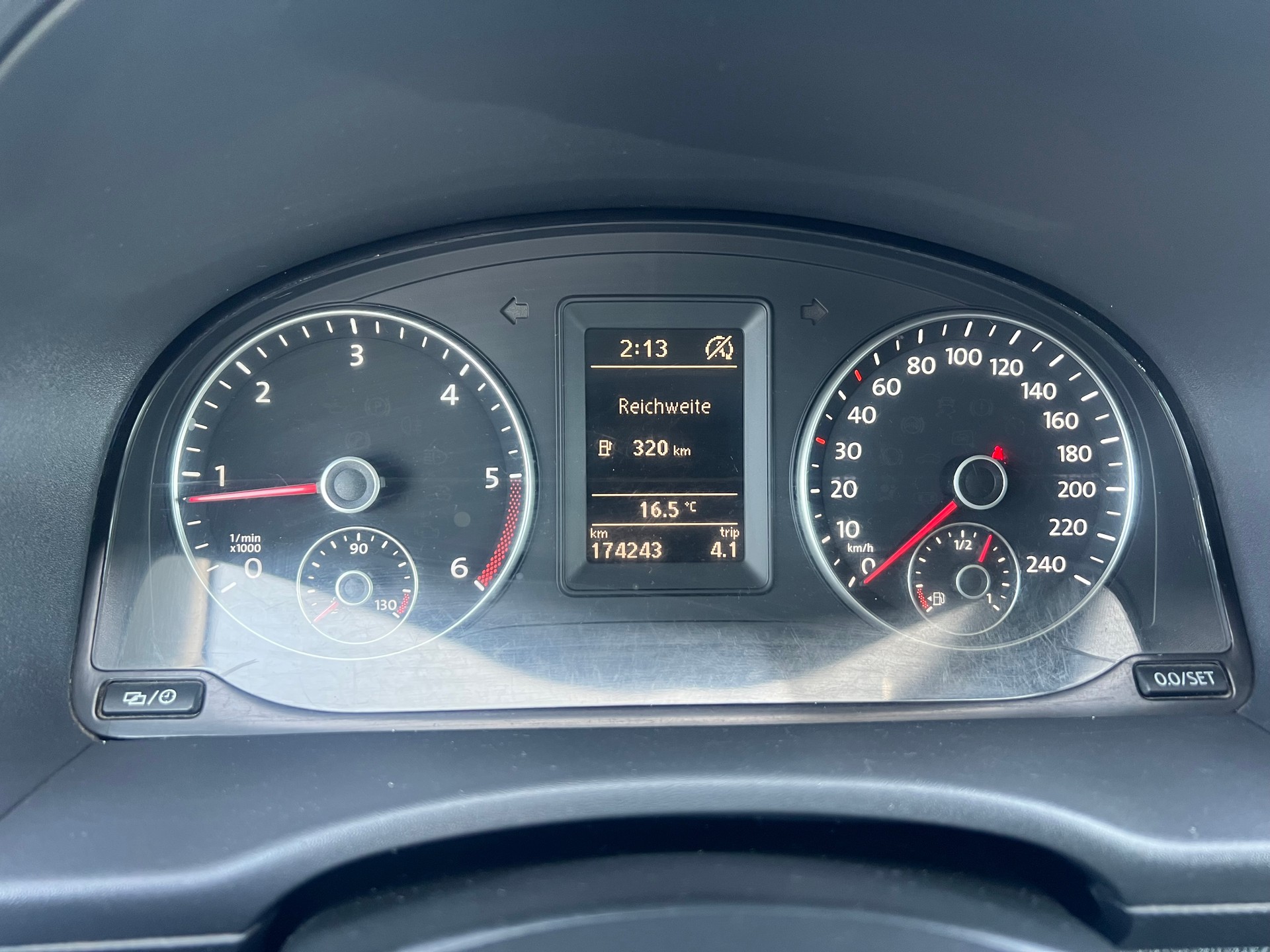 VW Caddy Maxi 1.6 TDI Blue Motion Technology-image-10