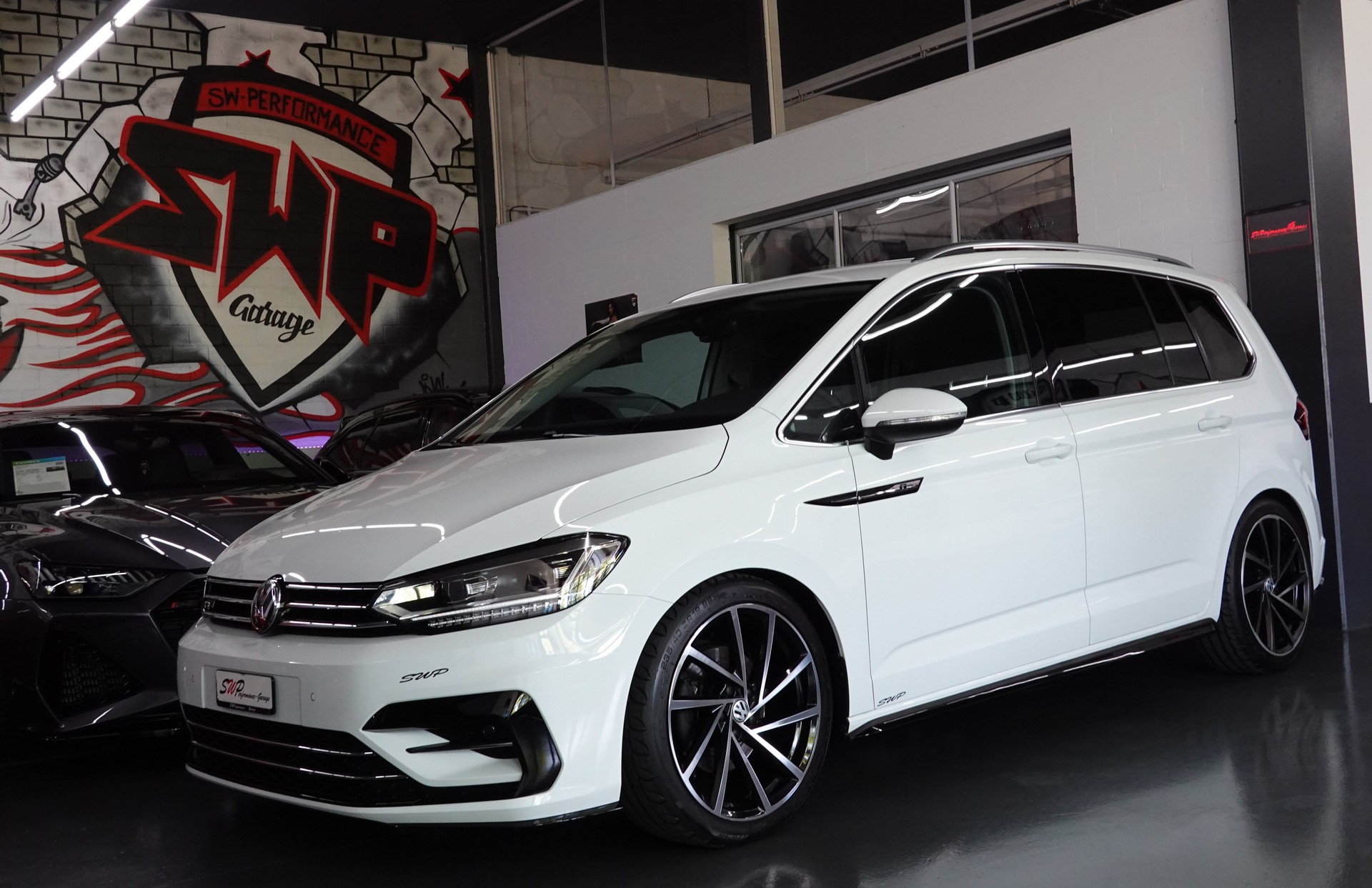 VW TOURAN 1.5 TSI EVO HIGHLINE DSG R-LINE 7-PLÄTZER