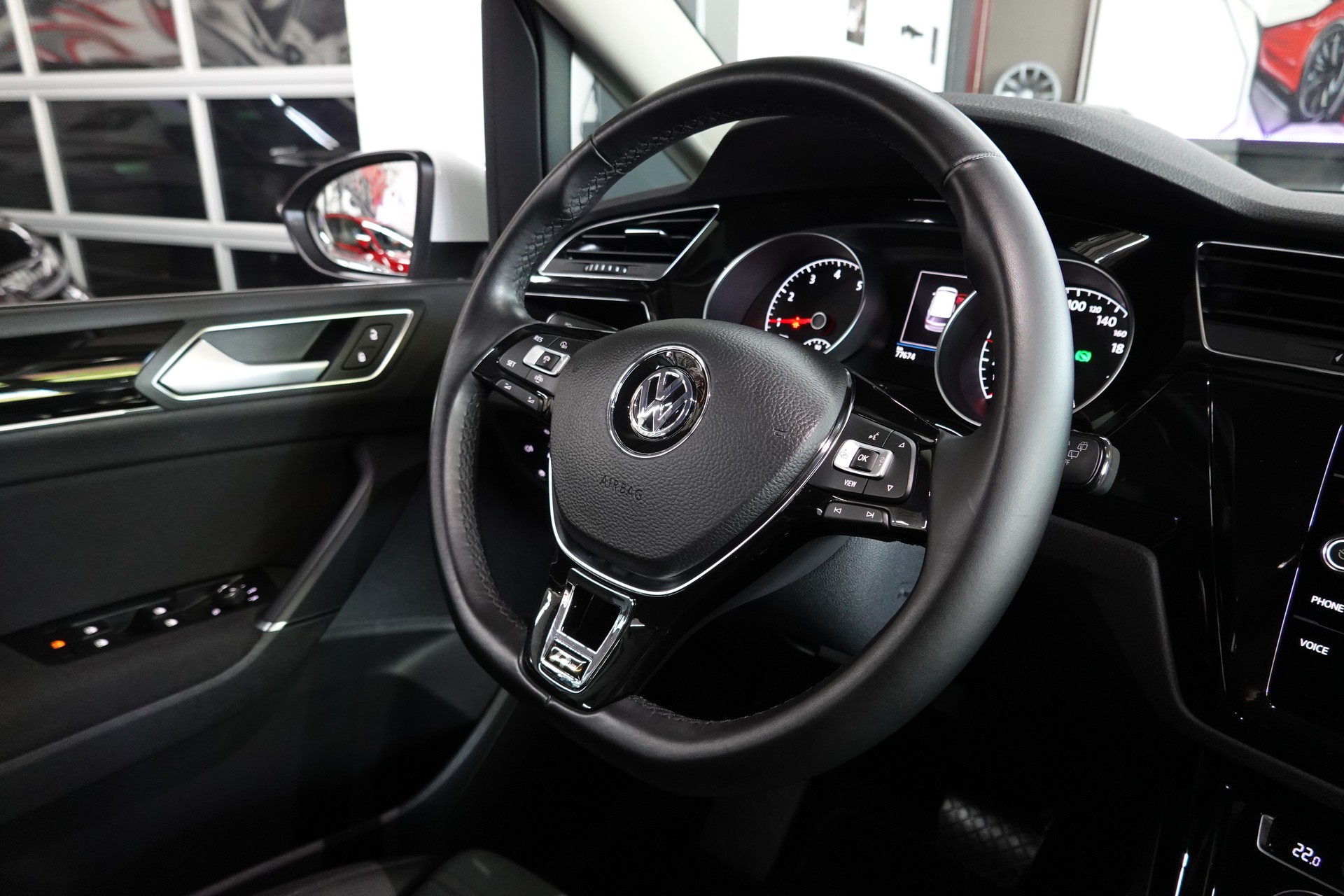 VW TOURAN 1.5 TSI EVO HIGHLINE DSG R-LINE 7-PLÄTZER-image-42