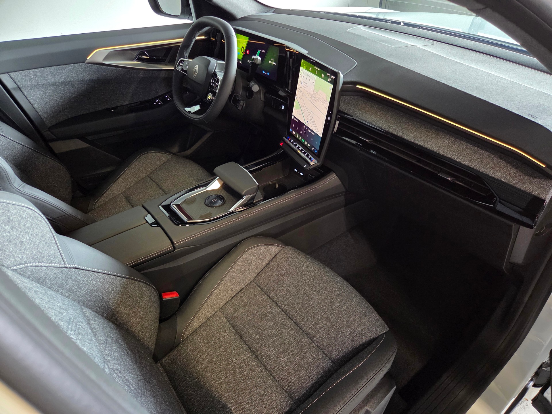 RENAULT Espace 1.2 E-Tech techno 7P-image-5