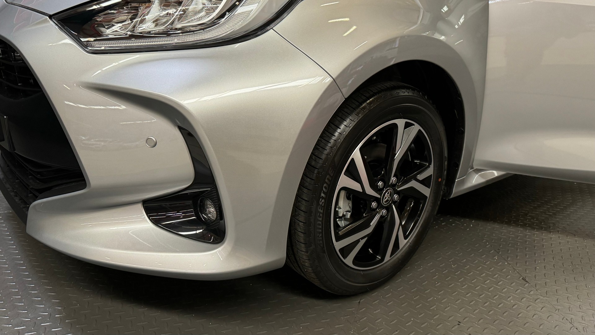 TOYOTA Yaris 1.5 Trend e-CVT-image-10