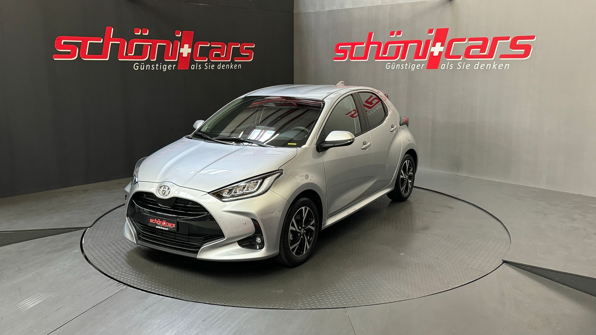 TOYOTA Yaris 1.5 Trend e-CVT-showroom-element-1