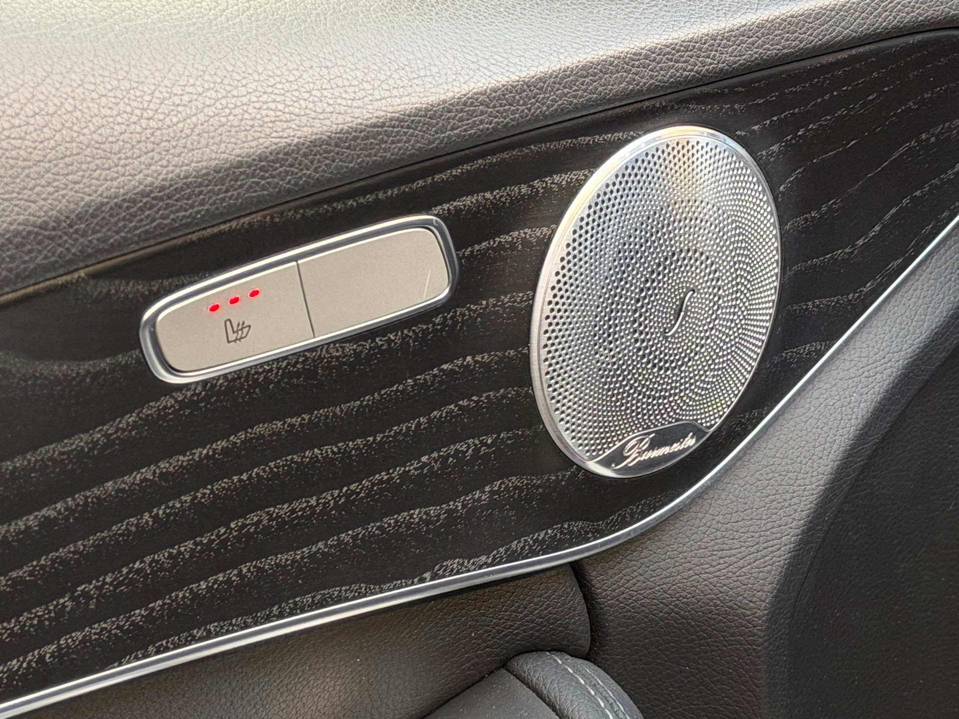 MERCEDES-BENZ C 300 BlueTEC Hybrid AMG Line 7G-Tronic-image-13