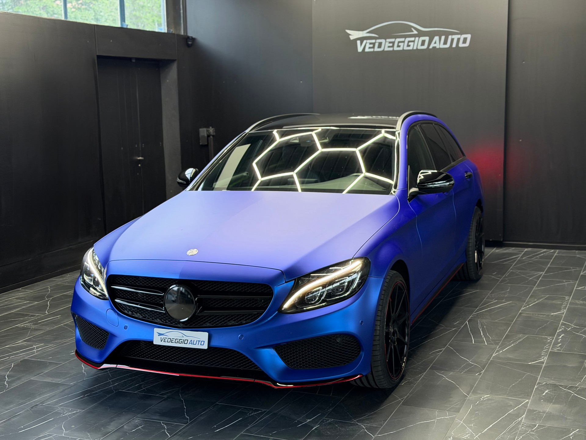 MERCEDES-BENZ C 300 BlueTEC Hybrid AMG Line 7G-Tronic