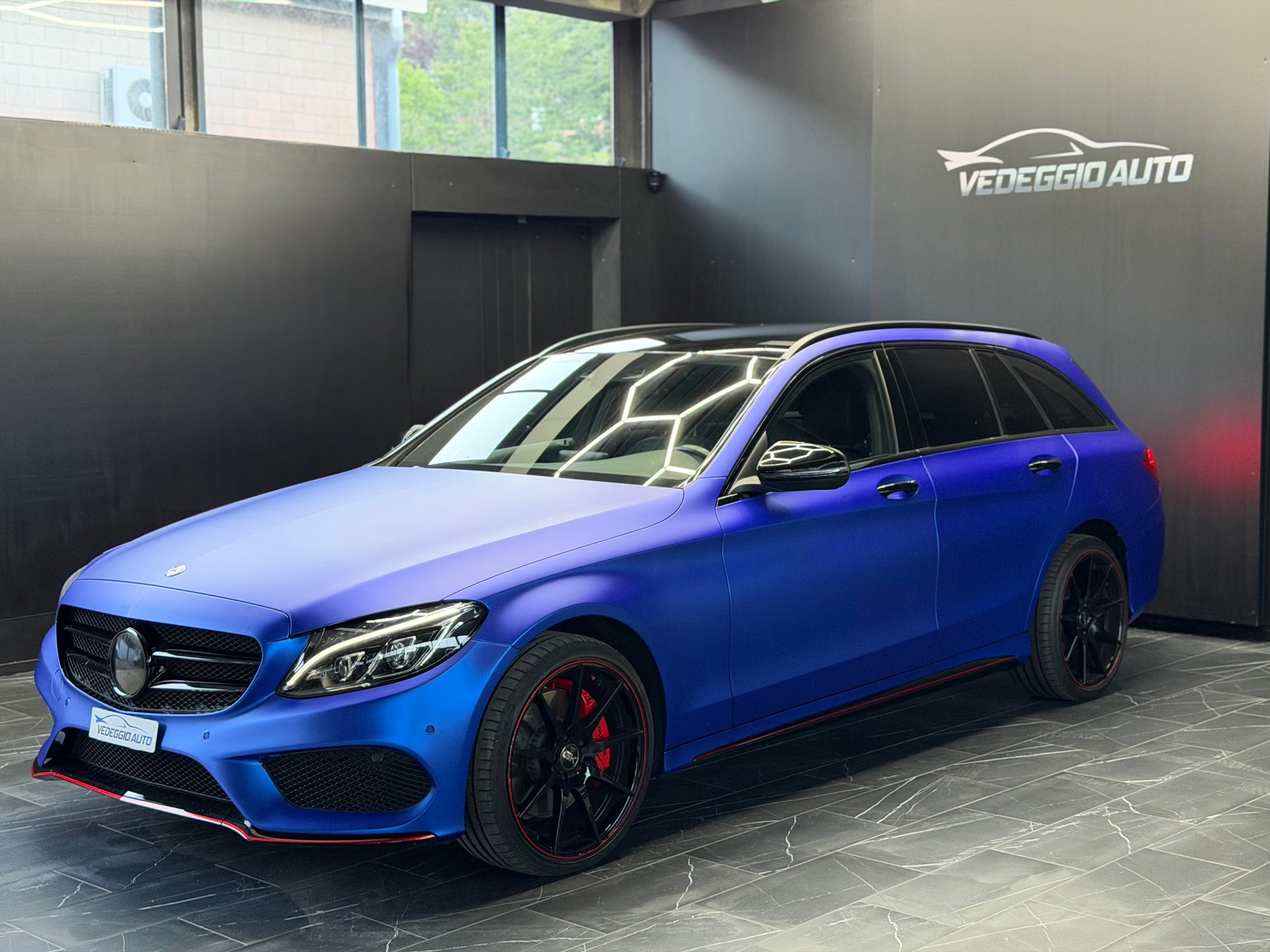 MERCEDES-BENZ C 300 BlueTEC Hybrid AMG Line 7G-Tronic-image-1