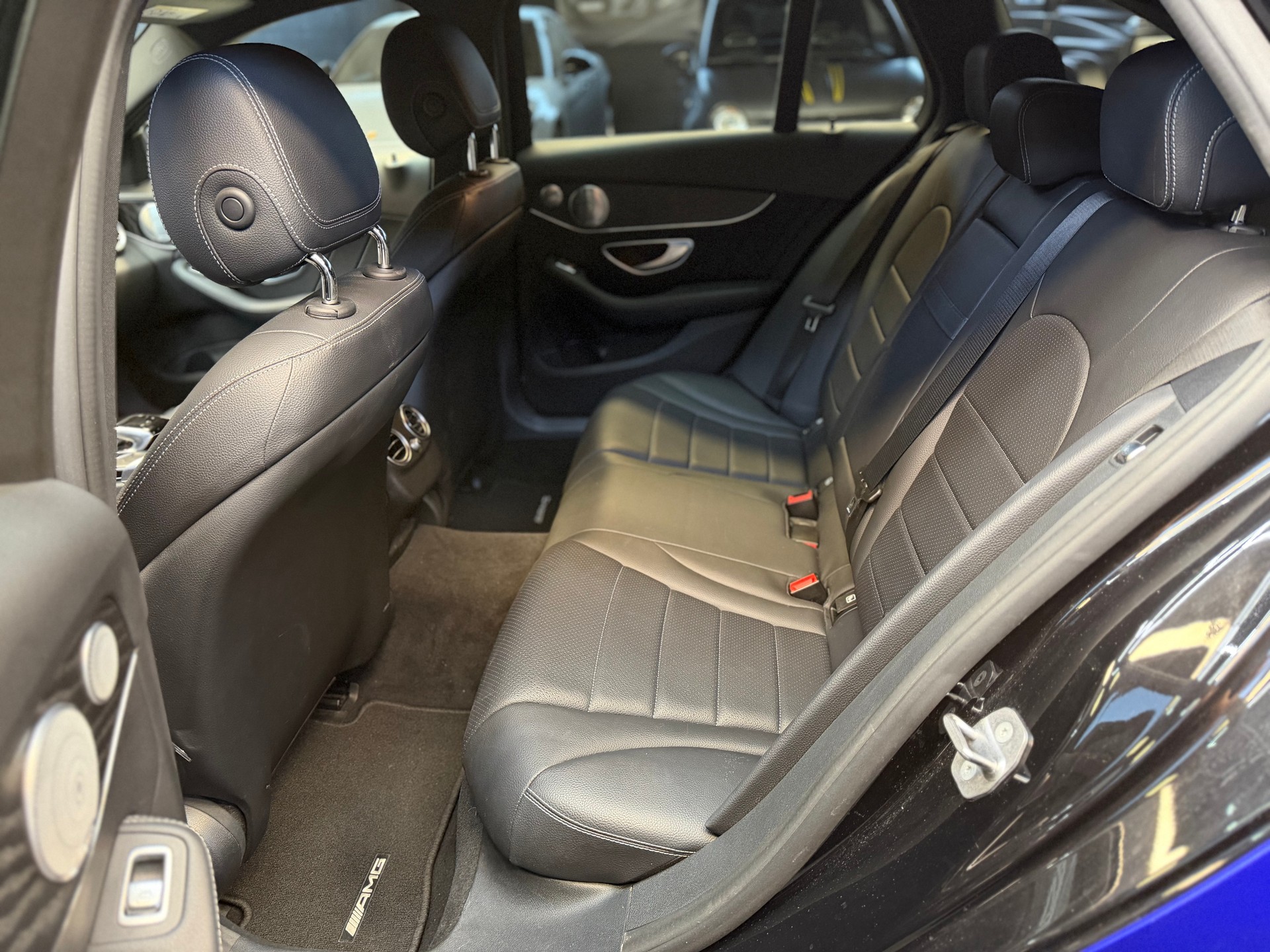MERCEDES-BENZ C 300 BlueTEC Hybrid AMG Line 7G-Tronic-image-8