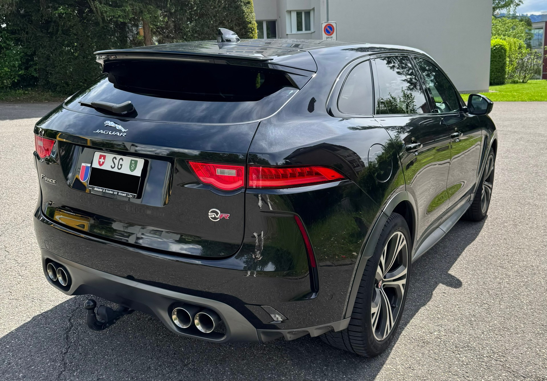 JAGUAR 5.0 V8 SVR AWD 550 PS - aus 1. Hand - sehr gepflegt - unfallfrei - Sommer- & Winterfelgen - auf Wunsch mit 12 Mt. Garantie-image-0