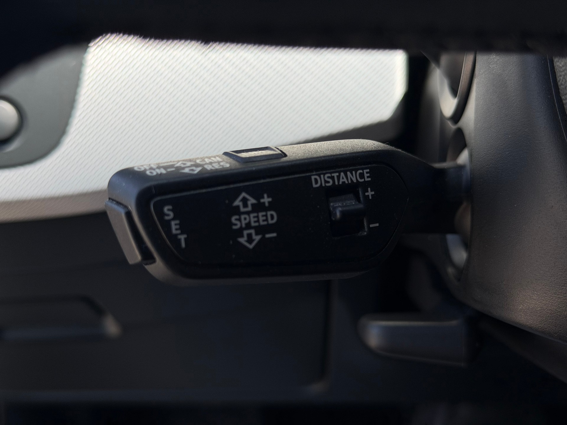 AUDI A4 allroad 40 TDI quattro tiptronic | CH-Auto | 1-Hand | Frisch MFK | Ab Service | Pano Dach | Massagesitze-image-14