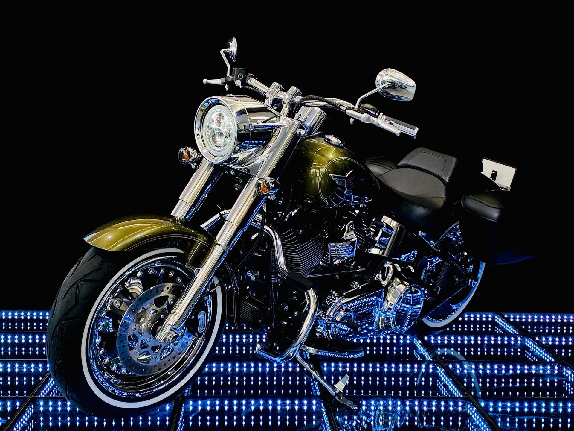 HARLEY-DAVIDSON FLSTF Fat Boy ABS-showroom-element-1