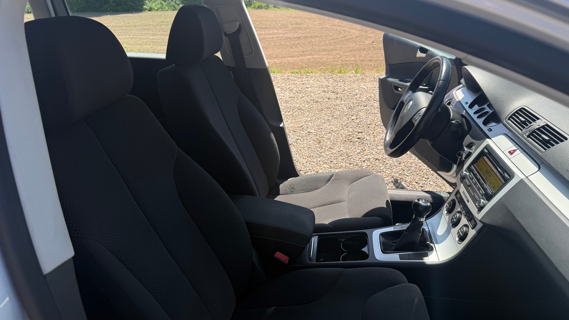 VW Passat Variant 1.8 TSI Value-image-6
