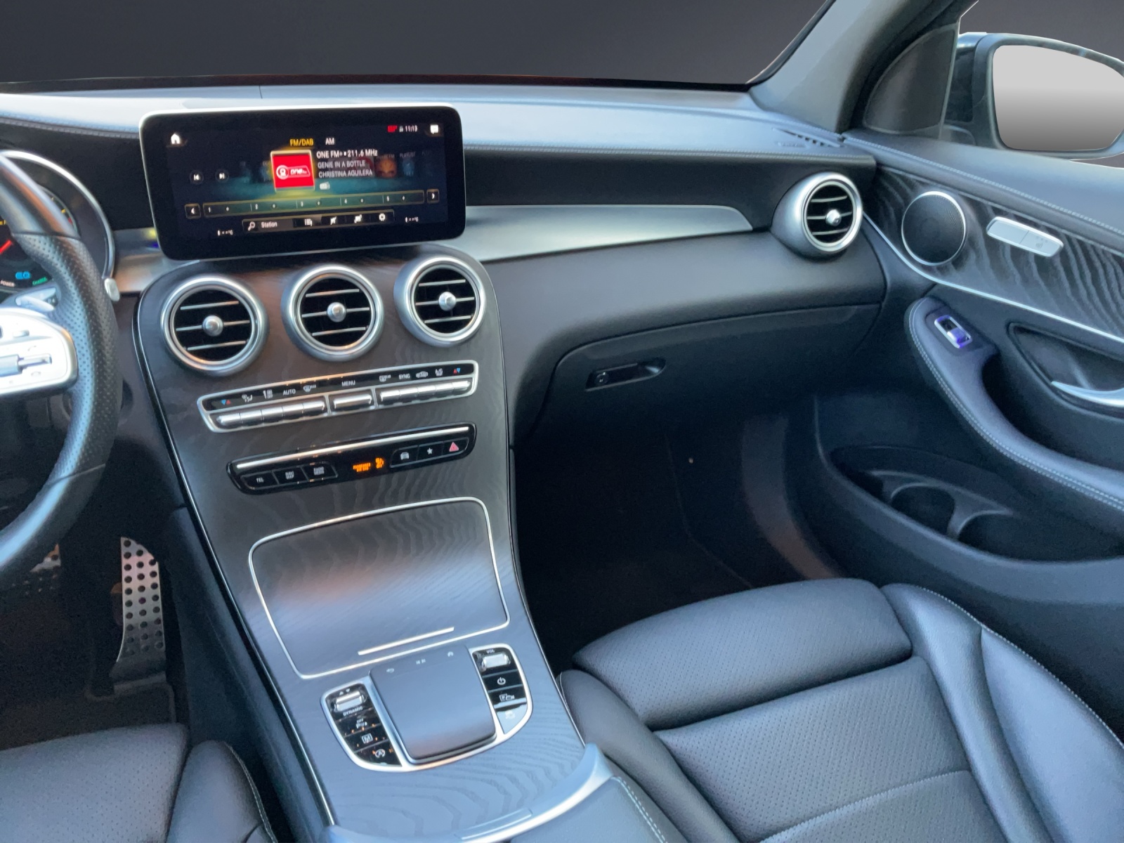 MERCEDES-BENZ GLC 200 AMG Line 4Matic-image-13