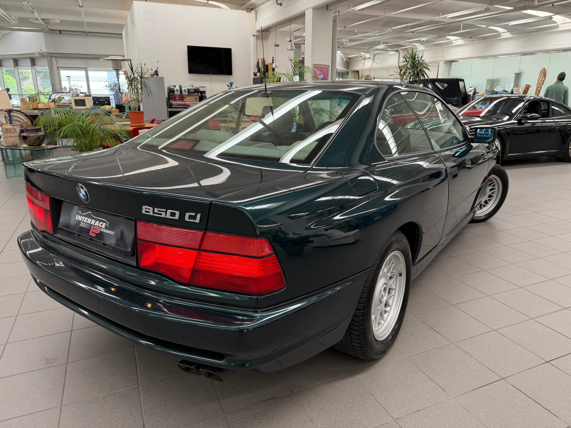 BMW 850CI-image-2