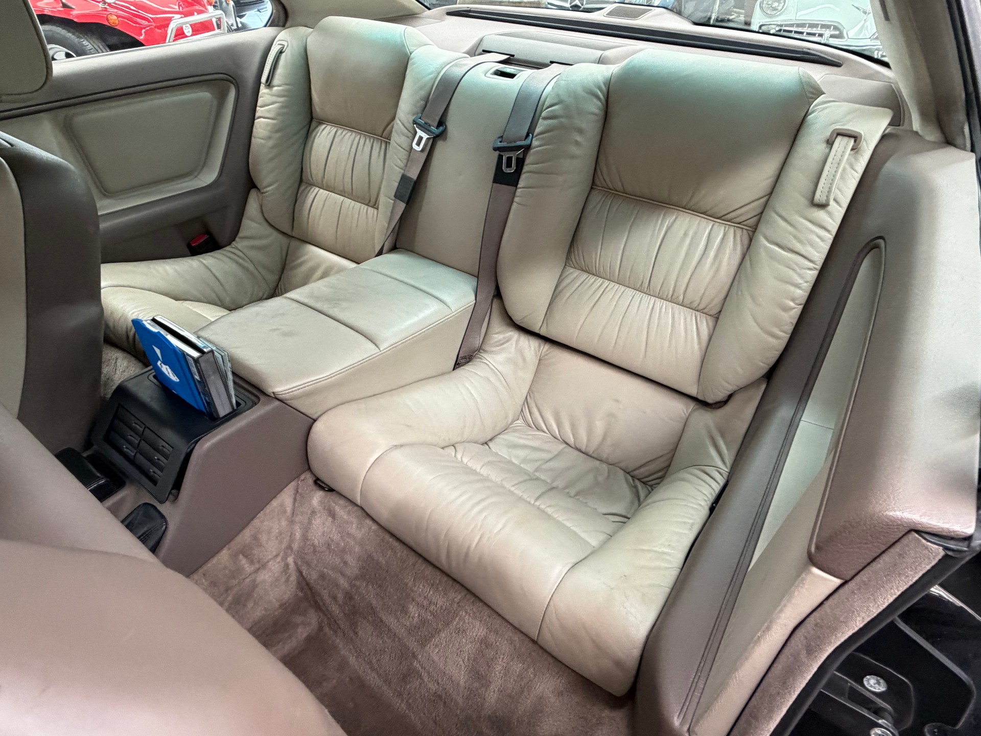 BMW 850CI-image-8