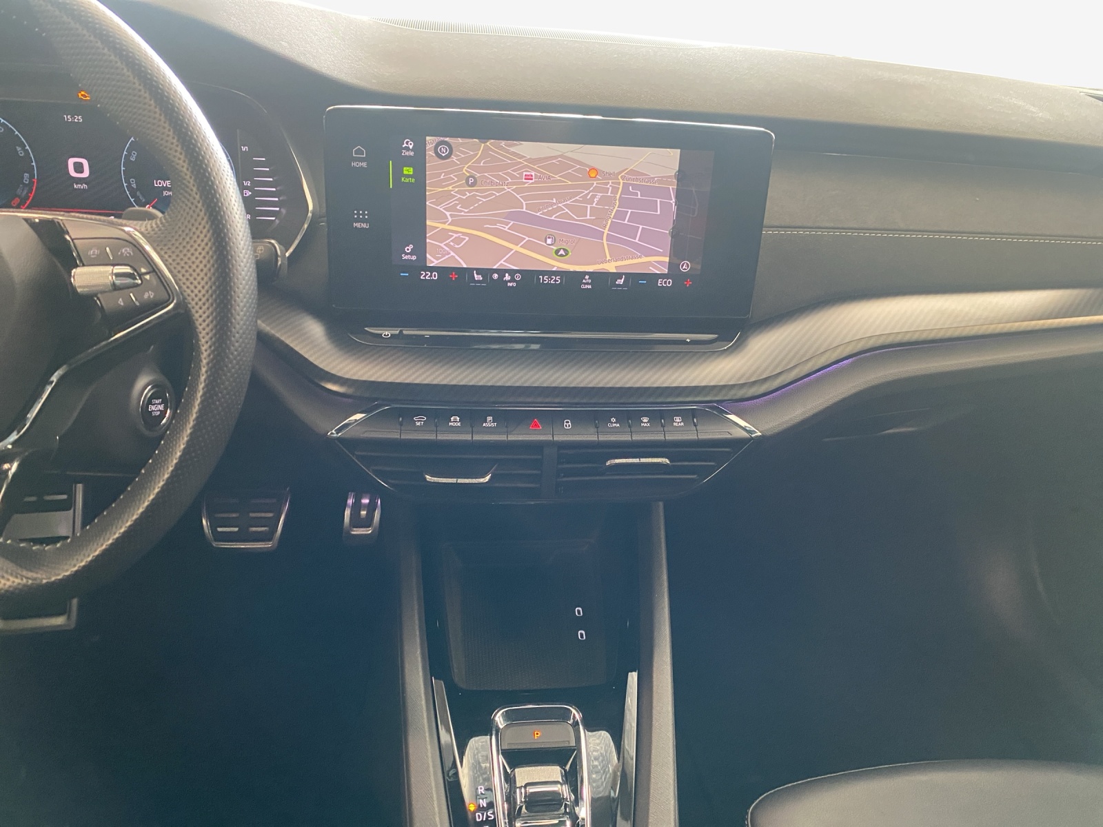 SKODA Octavia Combi 1.4 TSI PHEV DSG RS-image-11