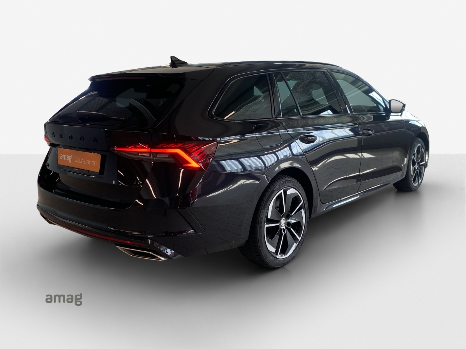 SKODA Octavia Combi 1.4 TSI PHEV DSG RS-image-5
