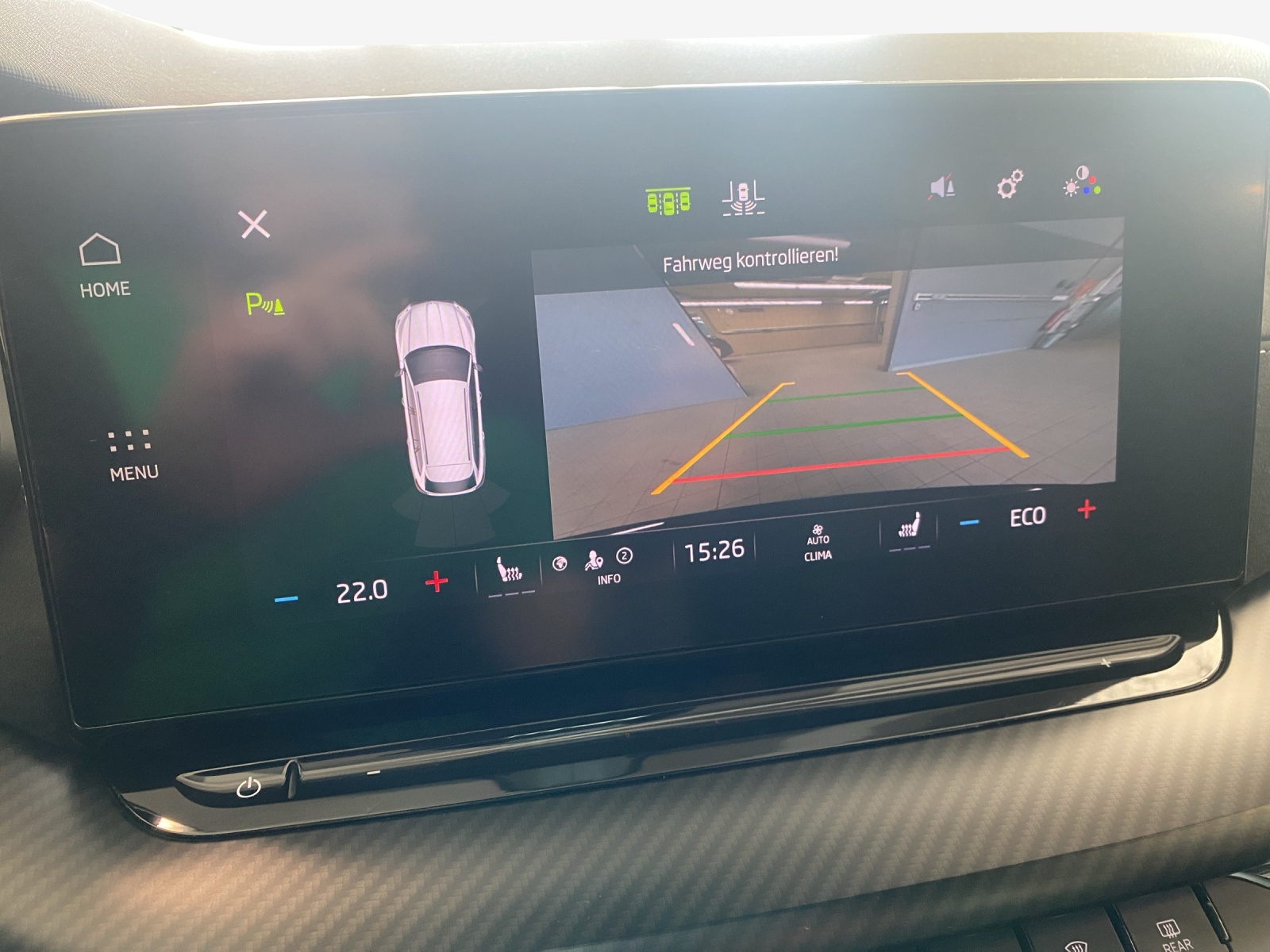 SKODA Octavia Combi 1.4 TSI PHEV DSG RS-image-16