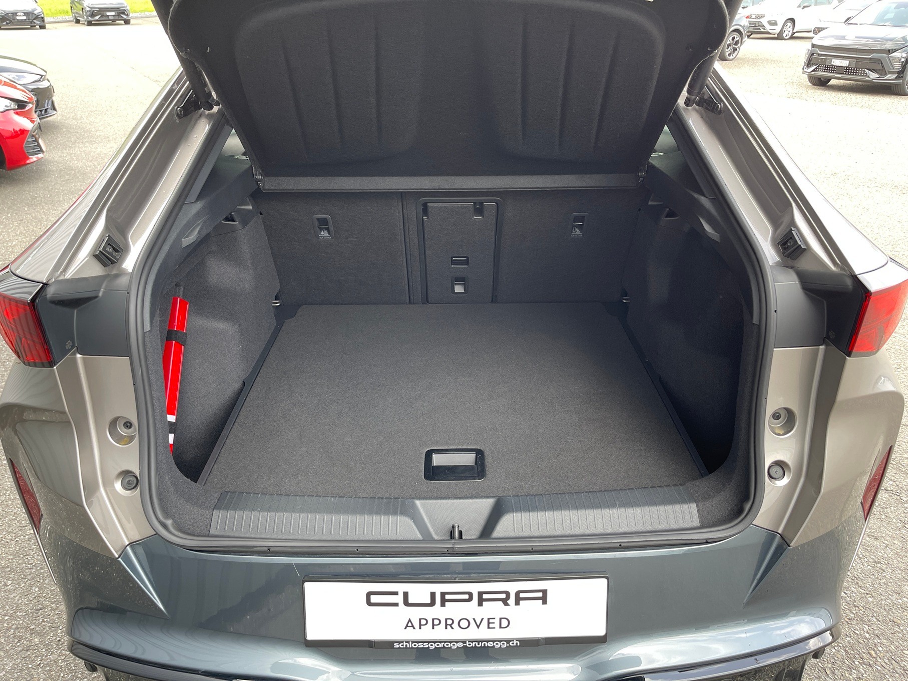 CUPRA Tavascan Type 9 77 kWh VZ Adrenaline-image-4