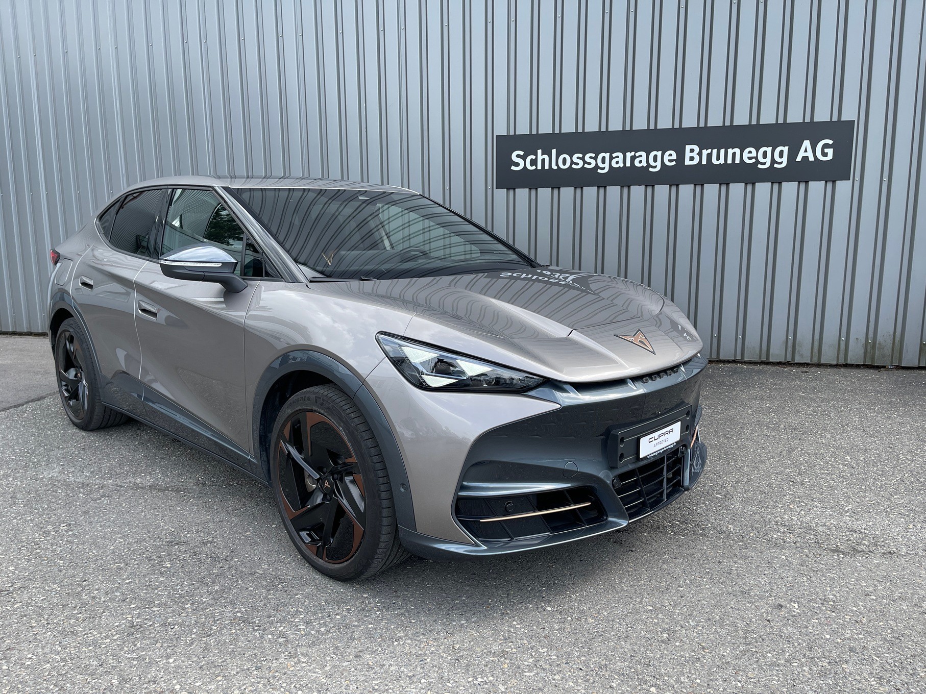 CUPRA Tavascan Type 9 77 kWh VZ Adrenaline-image-0