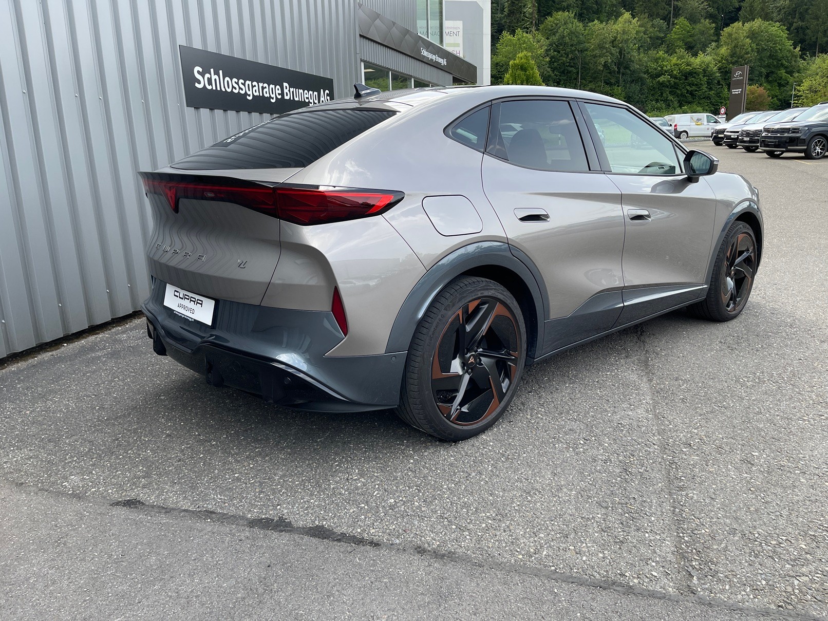 CUPRA Tavascan Type 9 77 kWh VZ Adrenaline-image-2