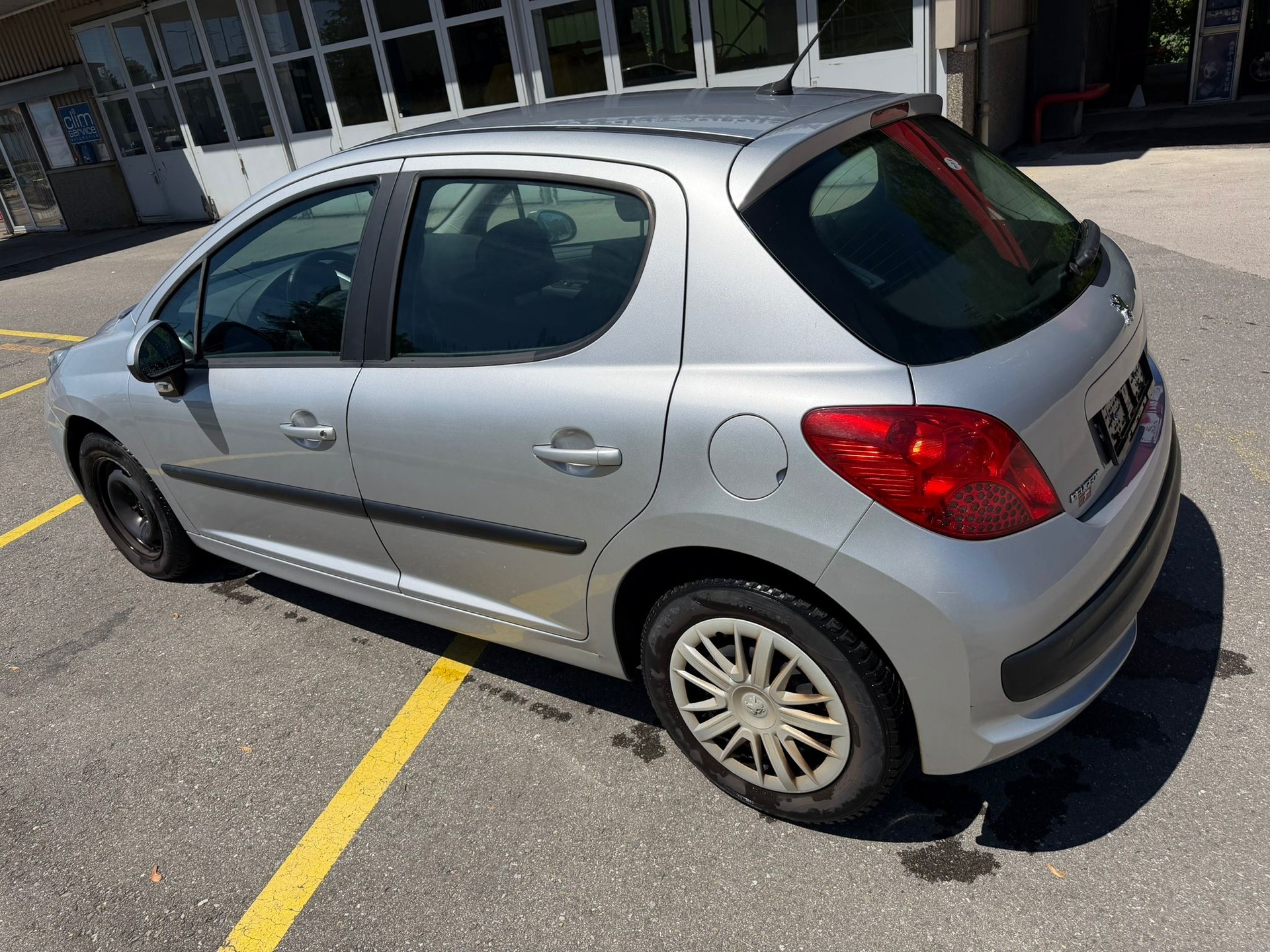 PEUGEOT 207 1.6 16V Sport-image-2