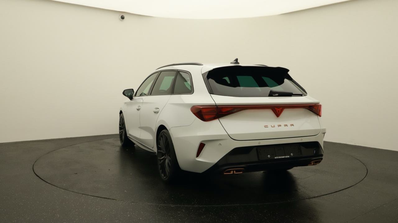 CUPRA LEON ST 1.5 e-HYBRID pHEV VZ Black Edition-image-3