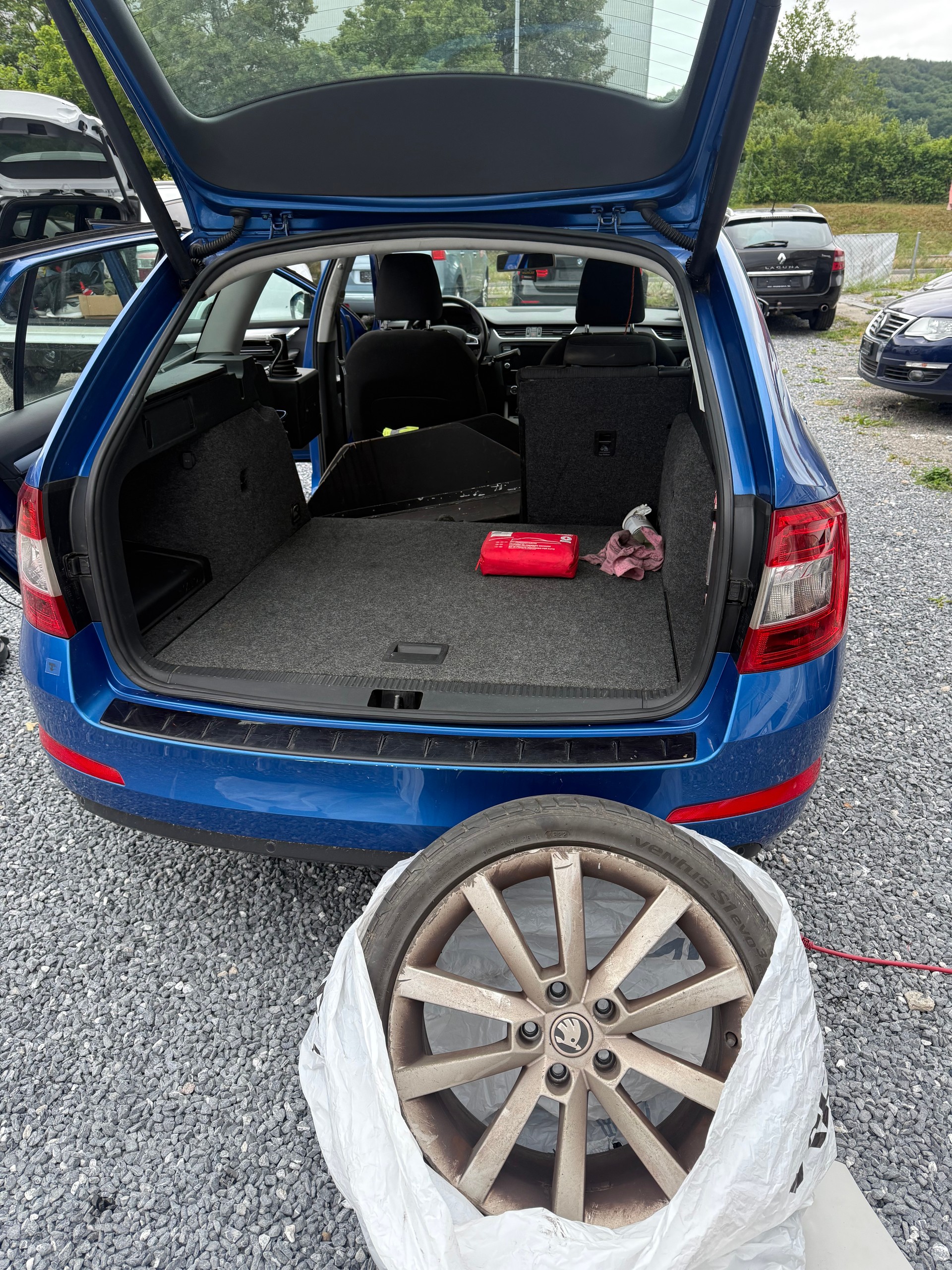 SKODA Octavia Combi 1.8 TSI L&K DSG-image-8