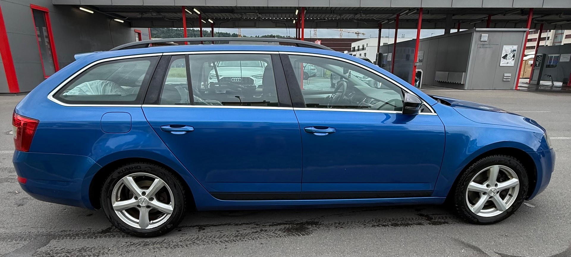 SKODA Octavia Combi 1.8 TSI L&K DSG-image-6