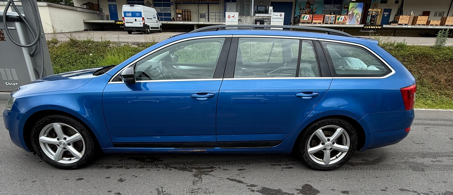 SKODA Octavia Combi 1.8 TSI L&K DSG-image-7