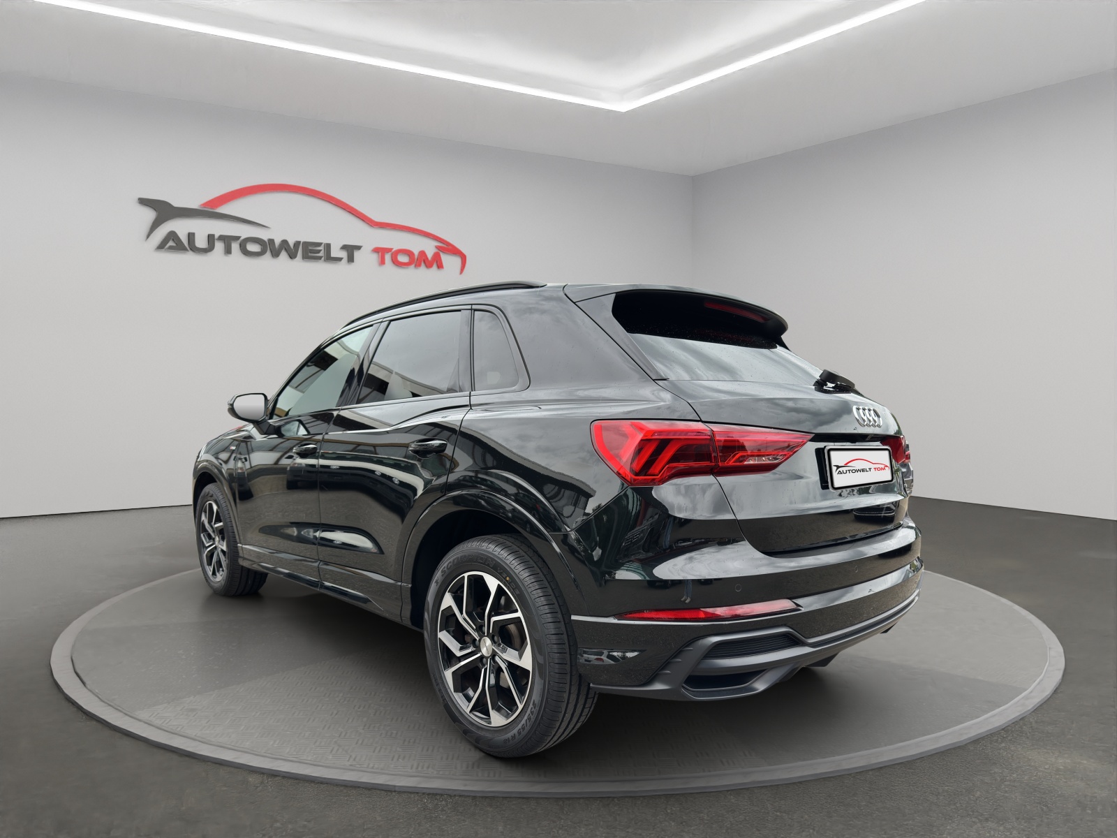 AUDI Q3 40 TDI S line Attraction quattro S-tronic-image-2