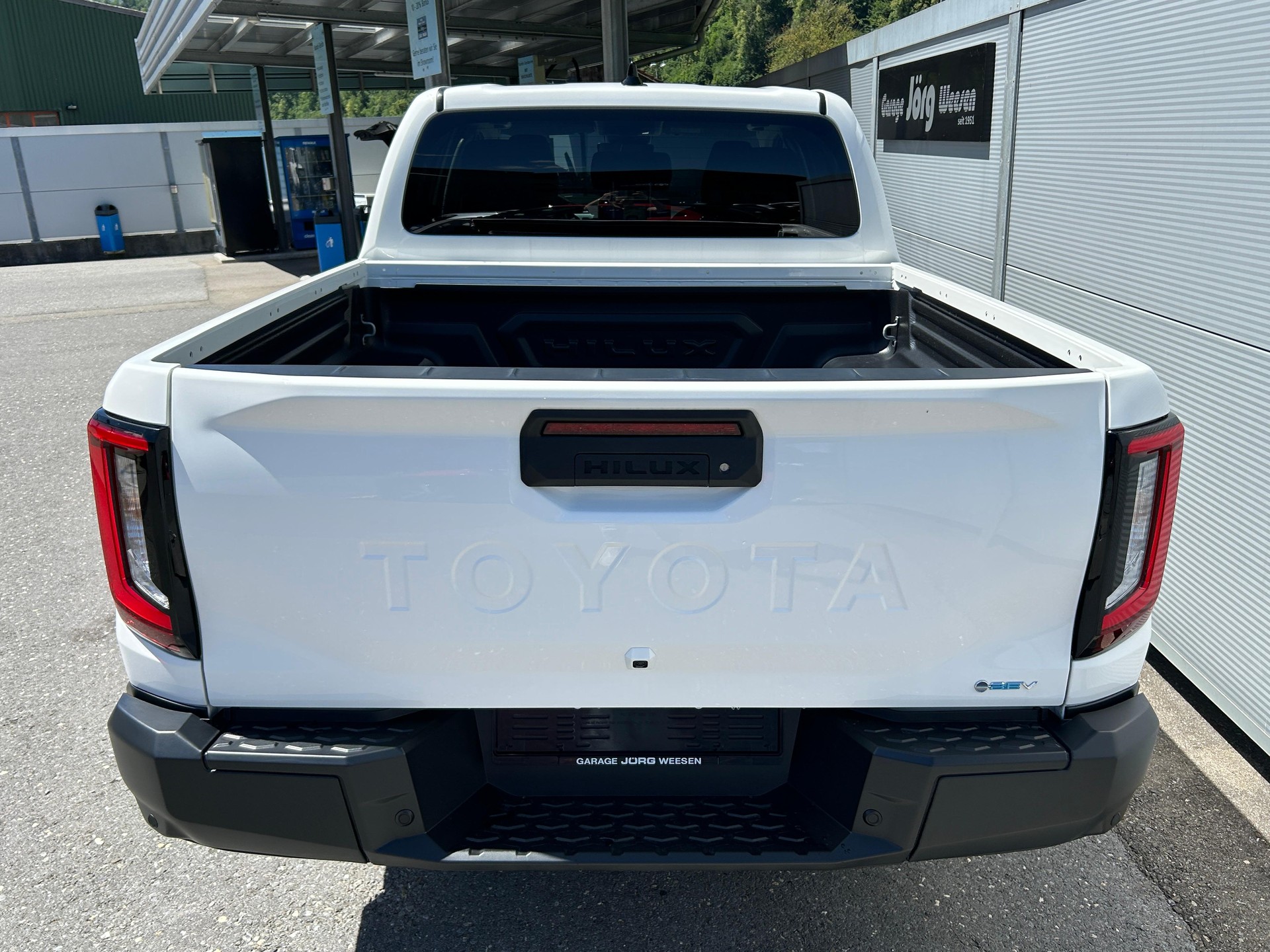 TOYOTA Hilux Double Cab.-Pick-up 59KWh Style-image-4