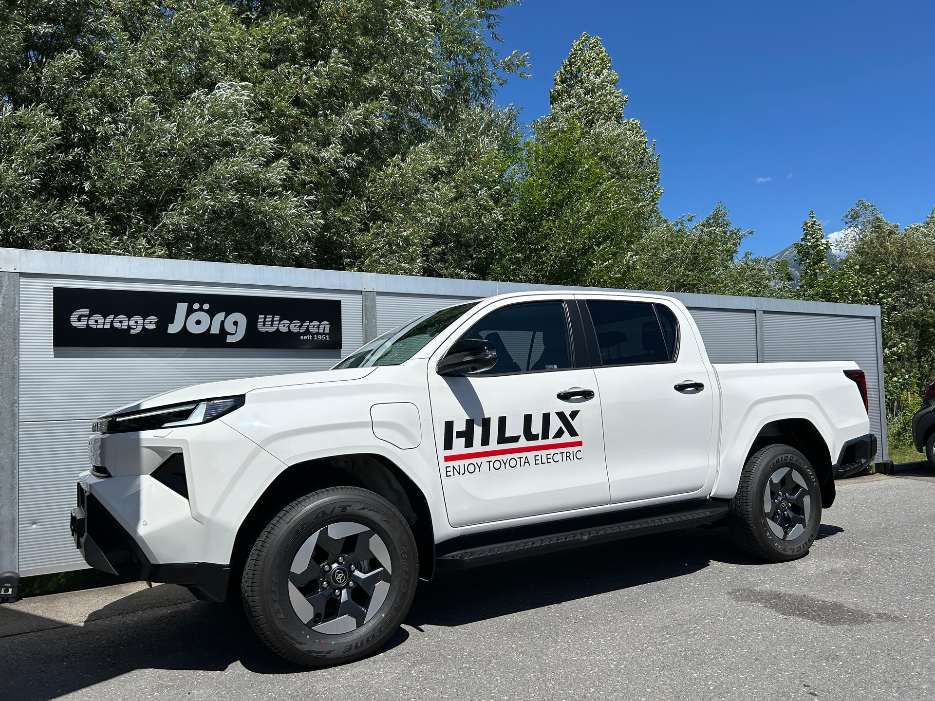 TOYOTA Hilux Double Cab.-Pick-up 59KWh Style-image-0