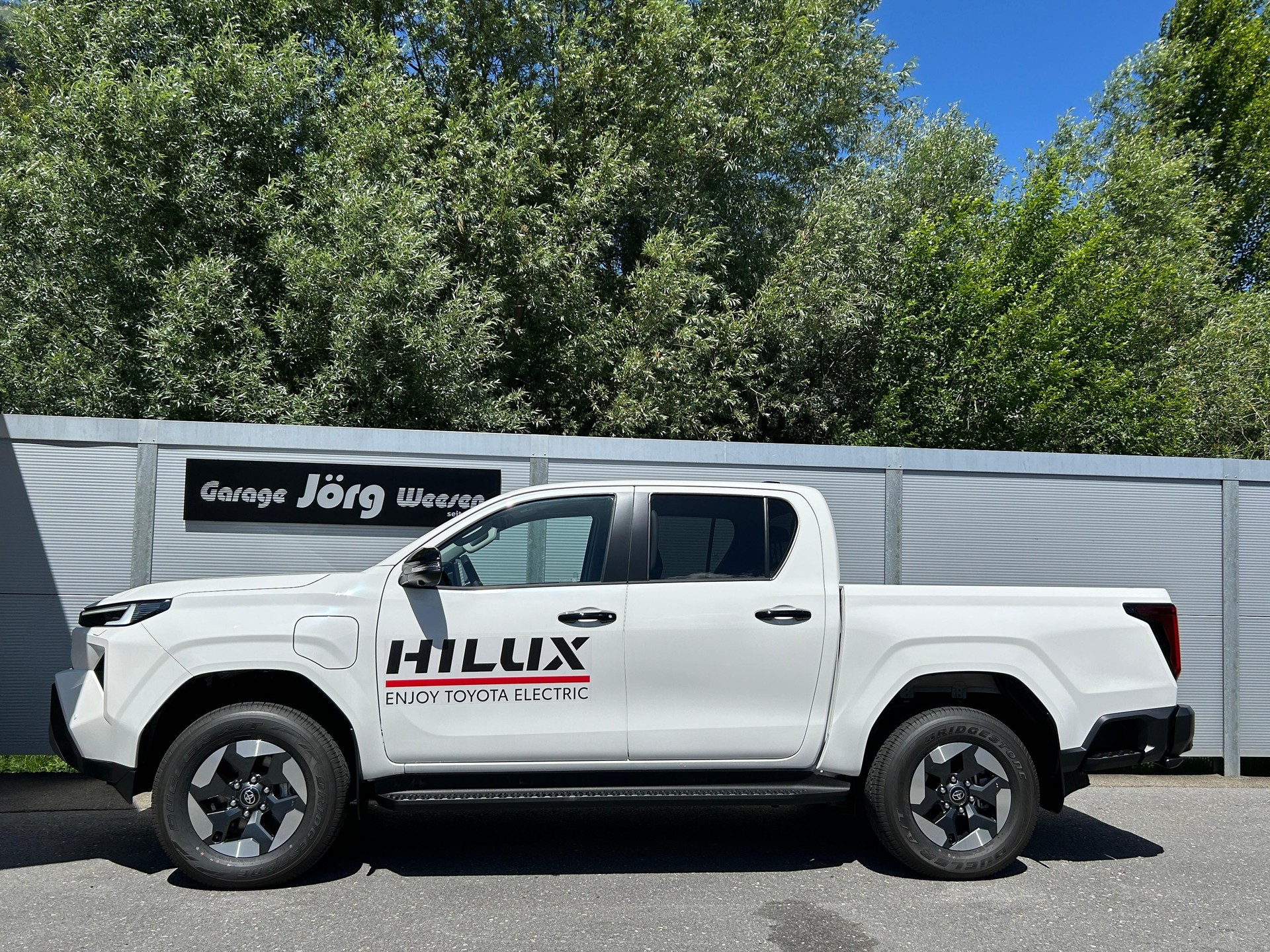 TOYOTA Hilux Double Cab.-Pick-up 59KWh Style-image-2