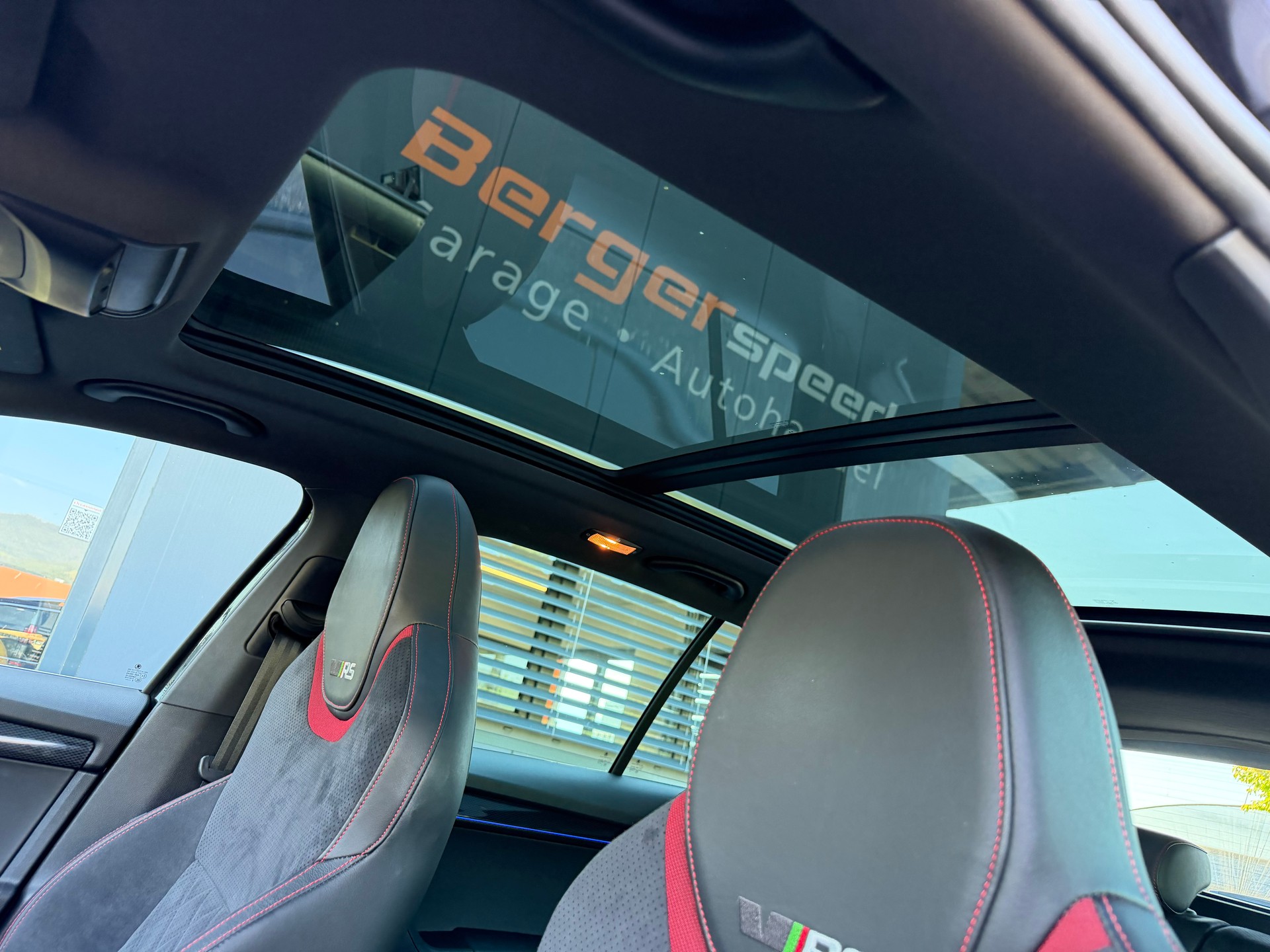 SKODA Octavia Combi 2.0 TSI RS DSG-image-7