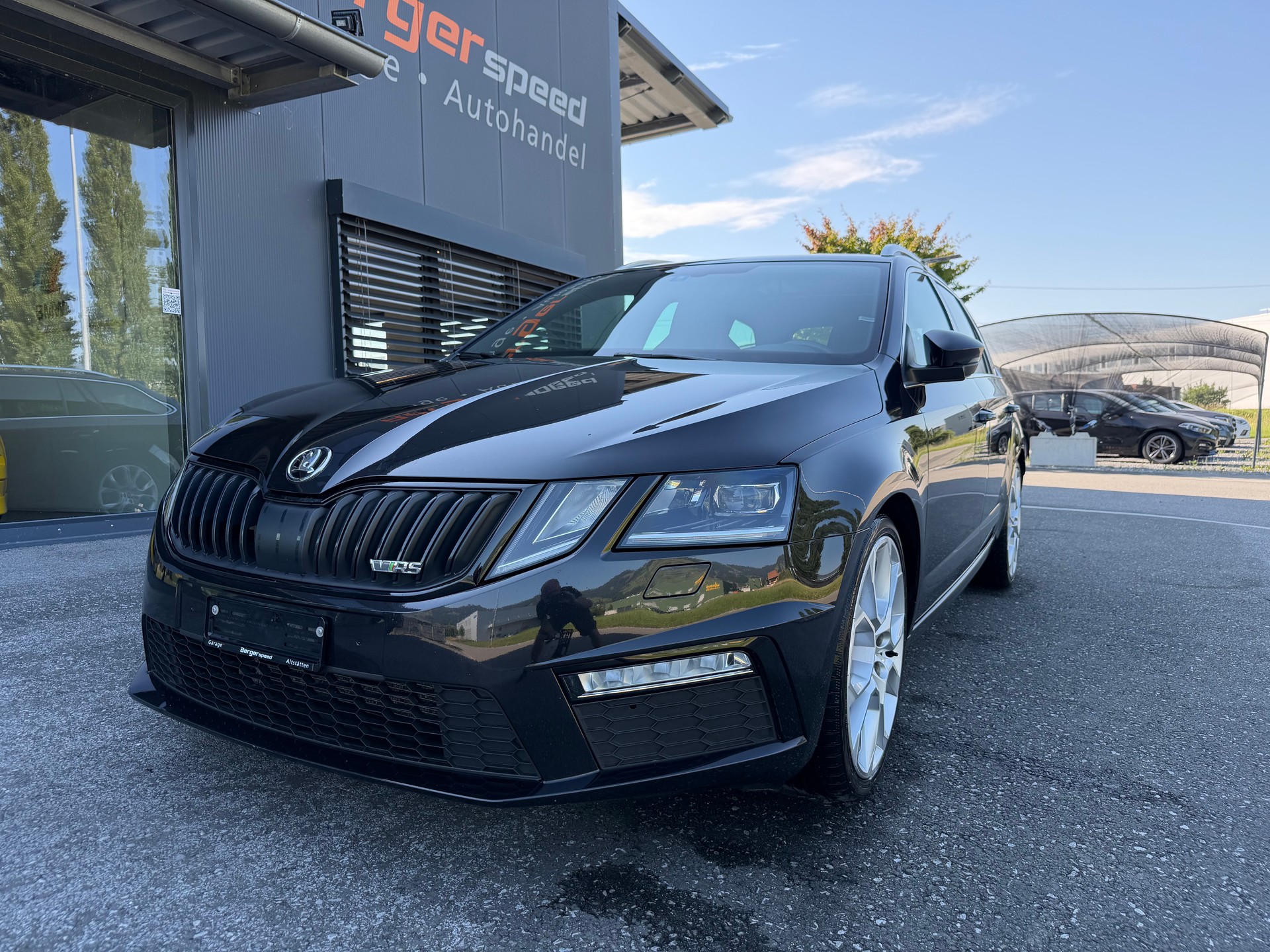SKODA Octavia Combi 2.0 TSI RS DSG-image-3