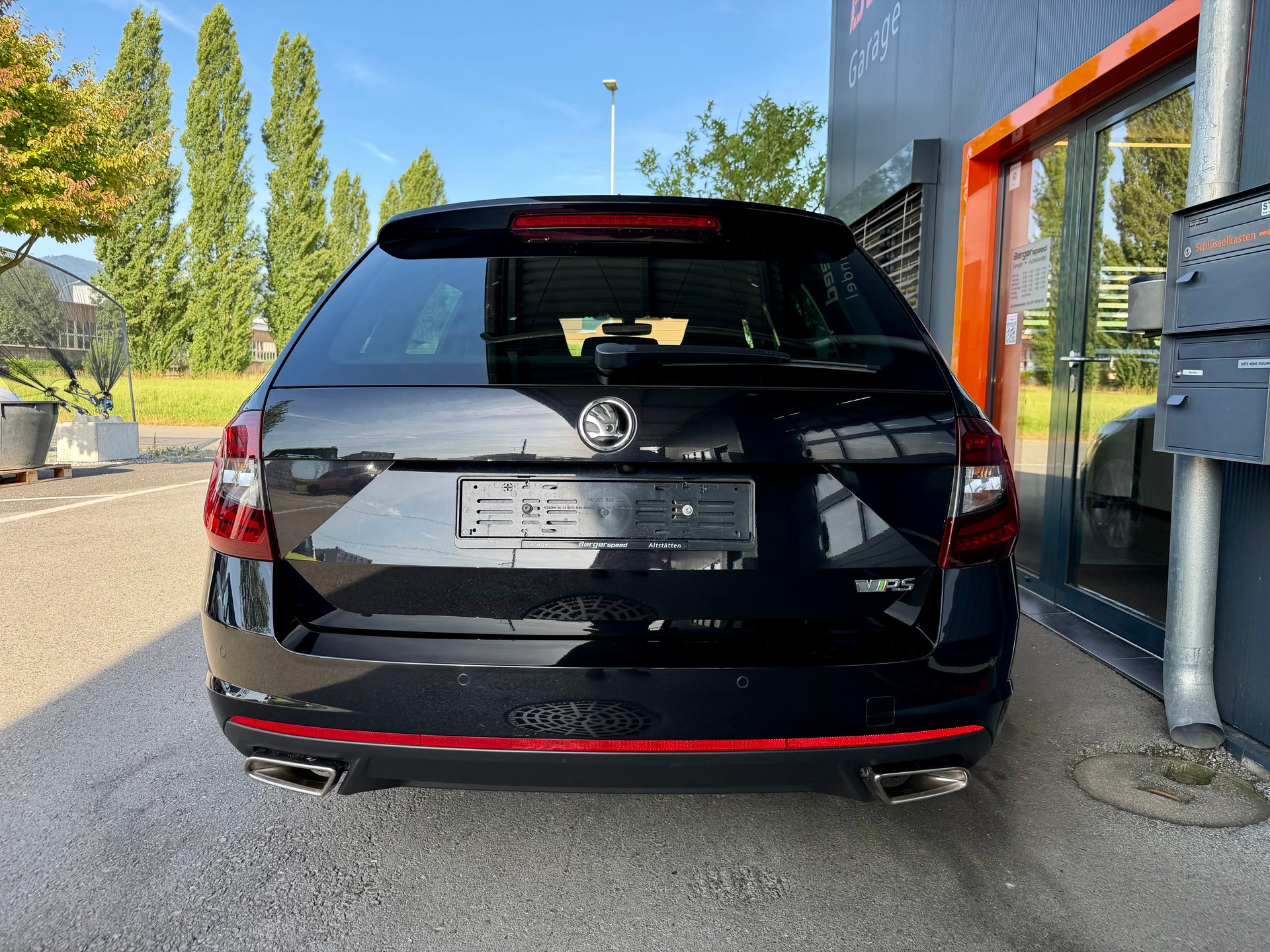 SKODA Octavia Combi 2.0 TSI RS DSG-image-4