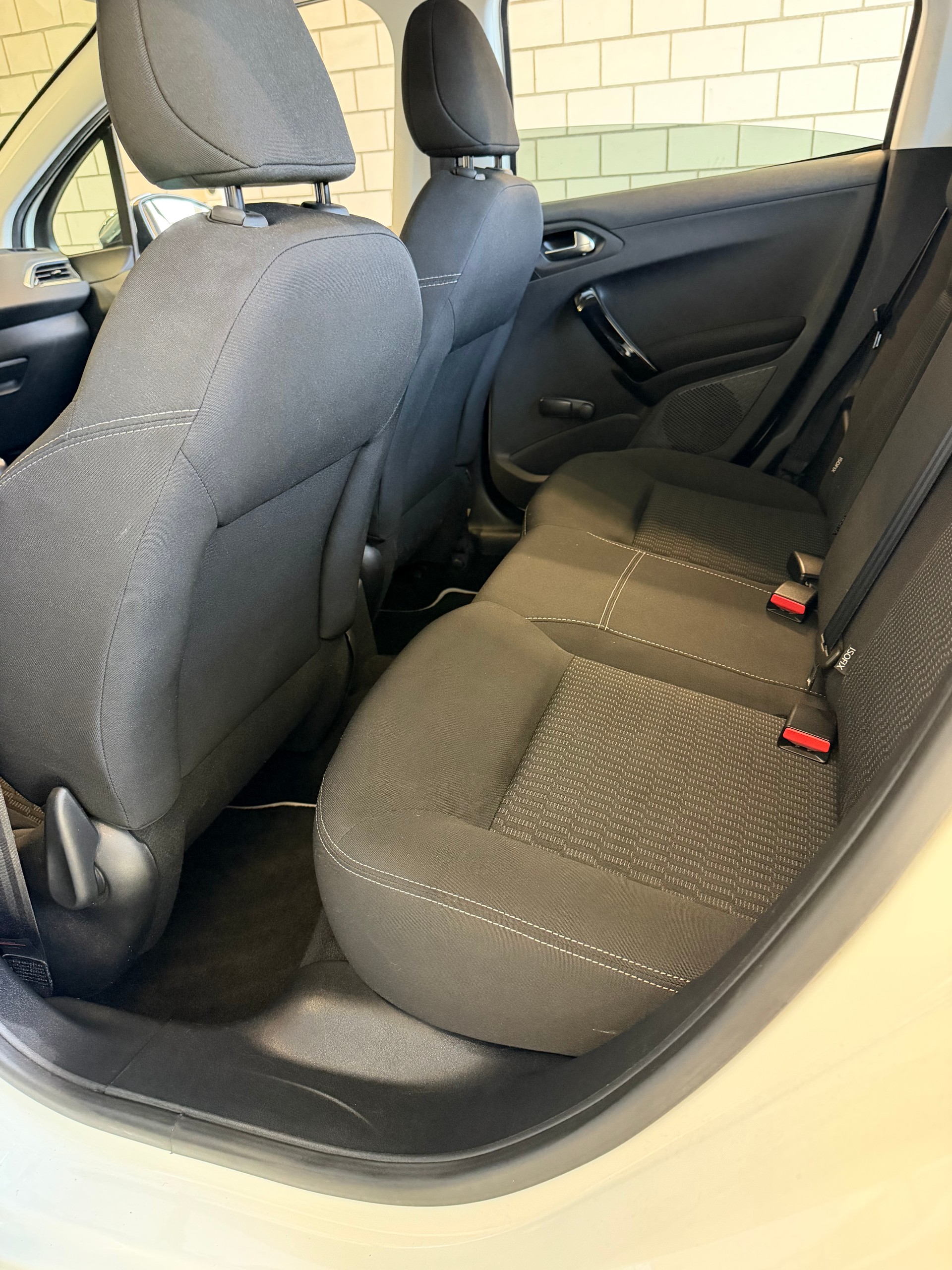 PEUGEOT 208 1.2 VTI Active-image-8