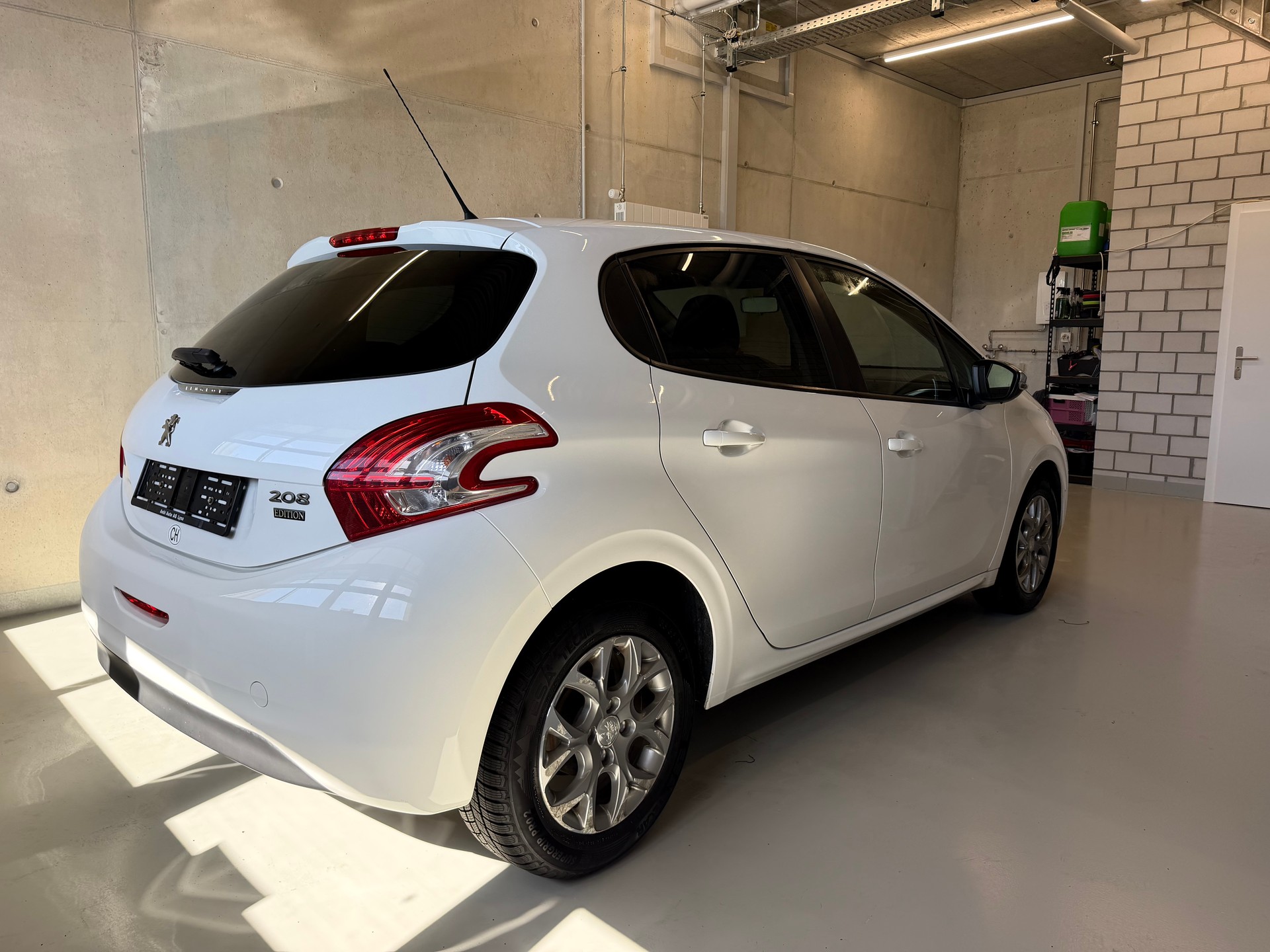 PEUGEOT 208 1.2 VTI Active-image-2