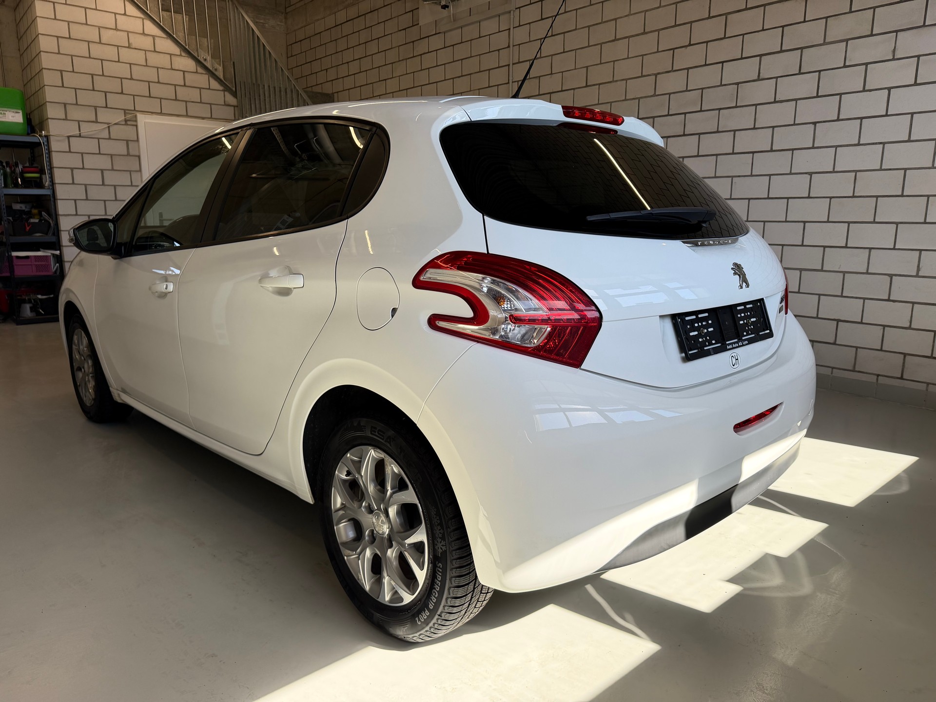 PEUGEOT 208 1.2 VTI Active-image-3