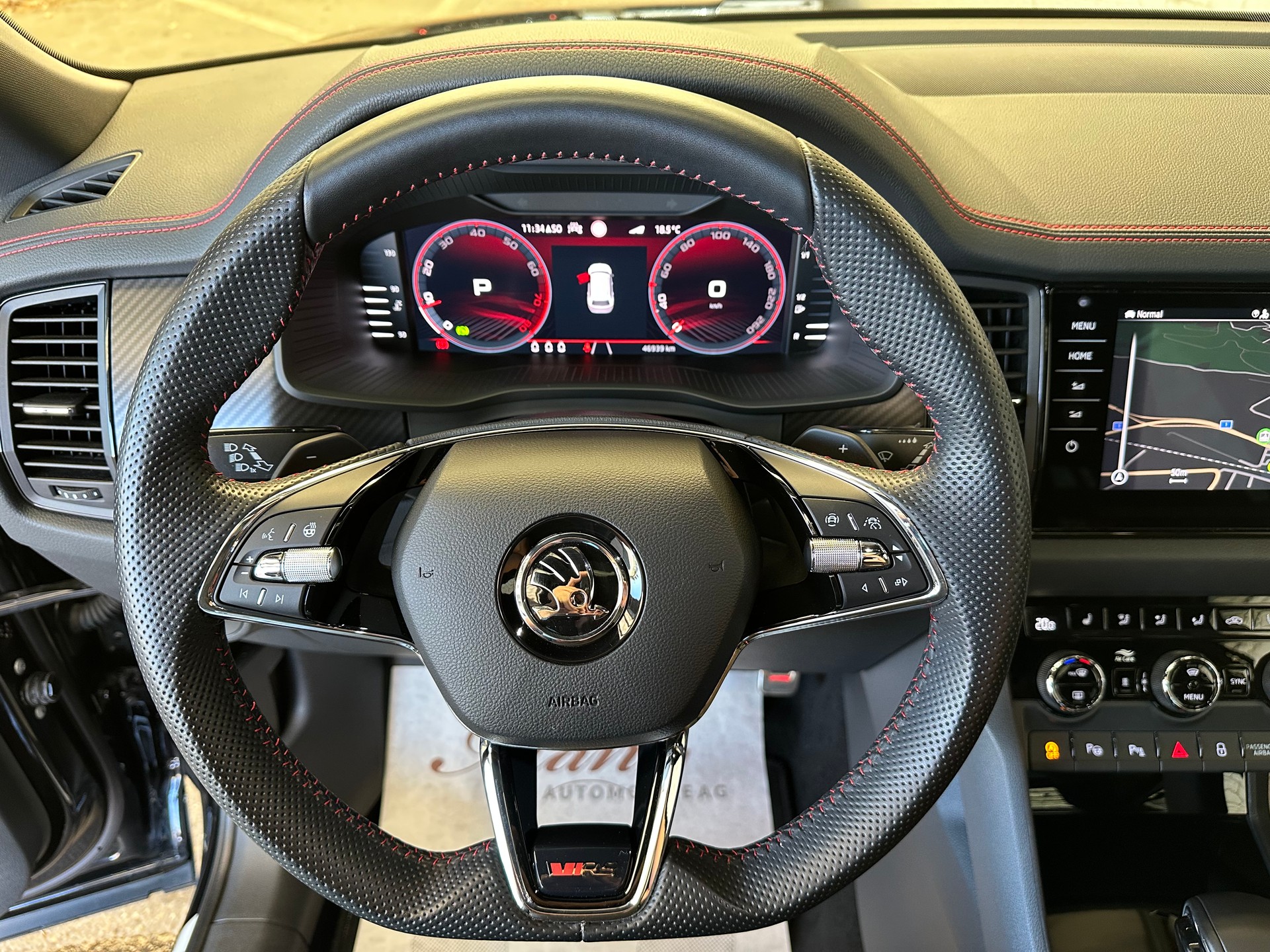 SKODA Kodiaq 2.0 TSI RS 245PS 4x4 DSG **Top-Ausstattung**-image-12