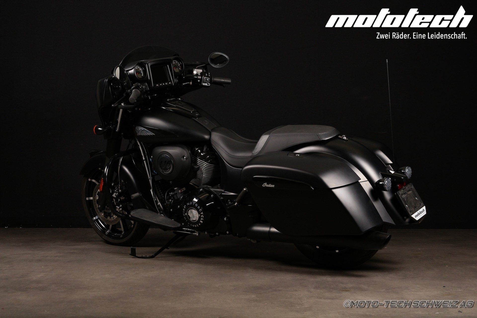 INDIAN Chieftain Dark Horse-showroom-element-3