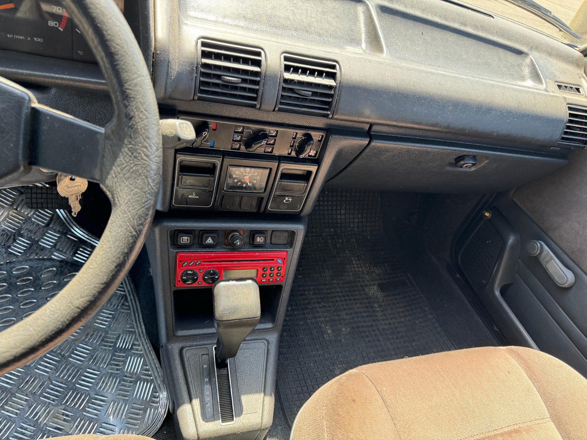PEUGEOT 305 Break 1.9 Automatic-image-6