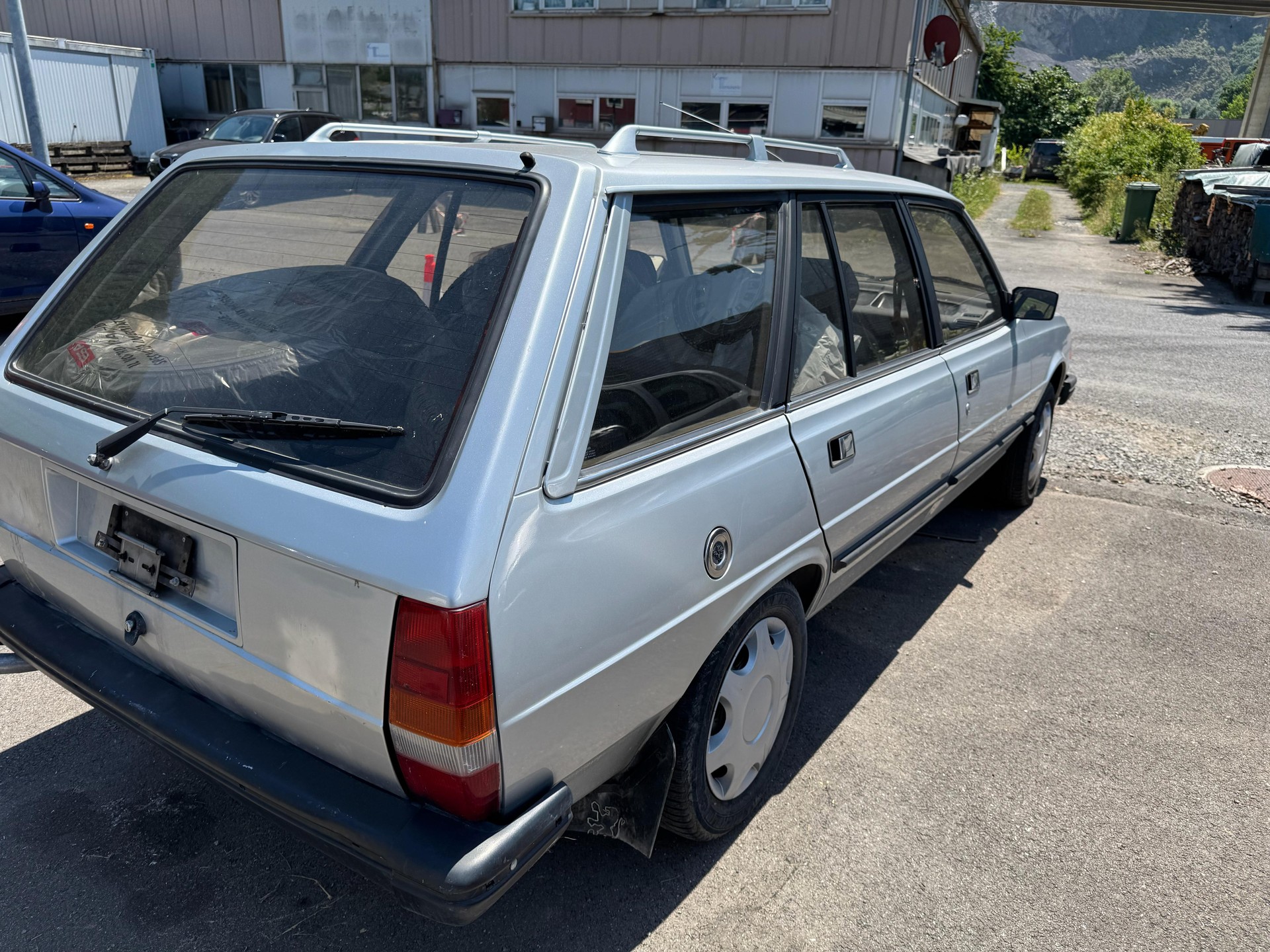 PEUGEOT 305 Break 1.9 Automatic-image-4