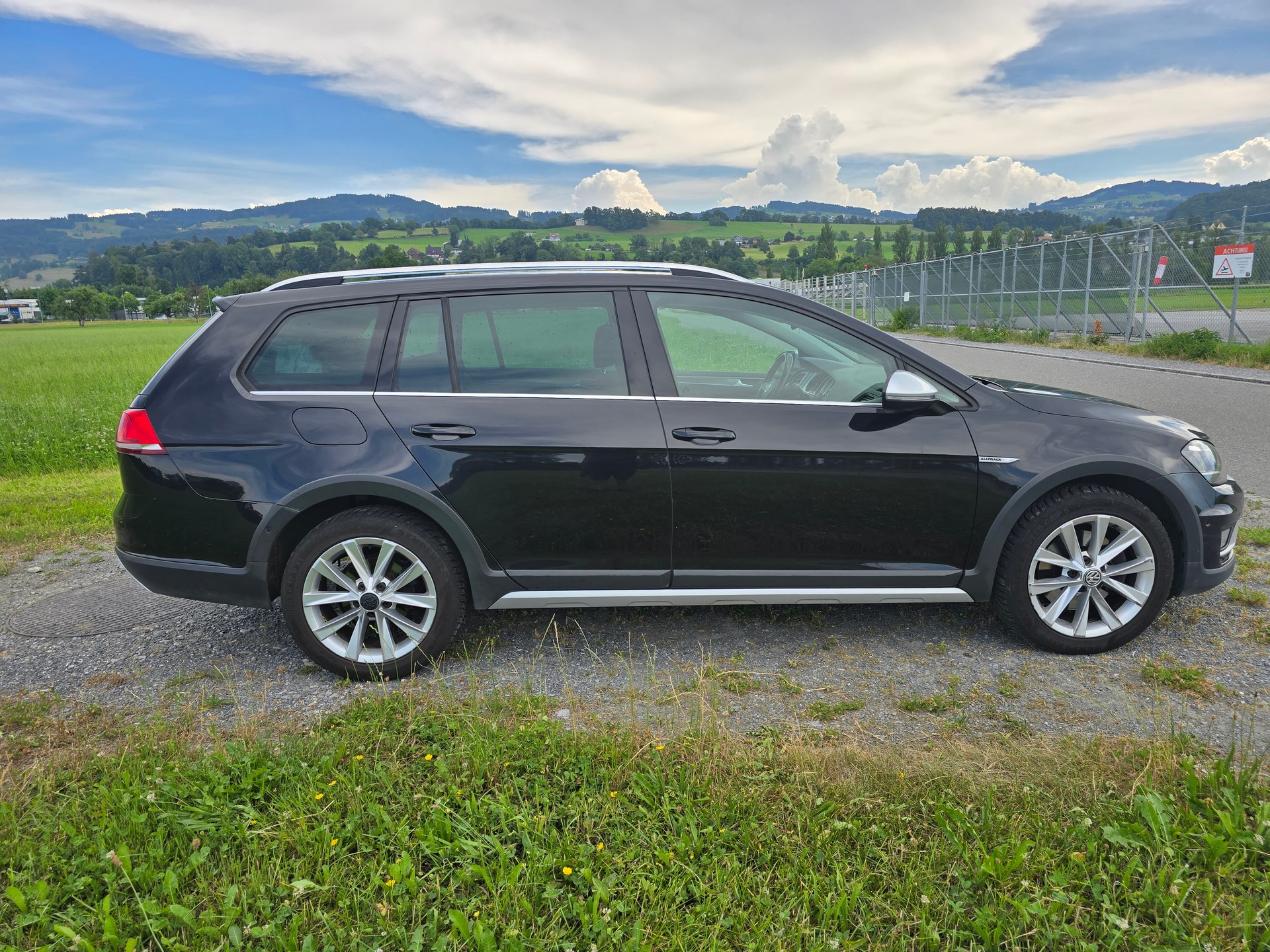 VW Golf 2.0 TDI Alltrack 4Motion-image-7