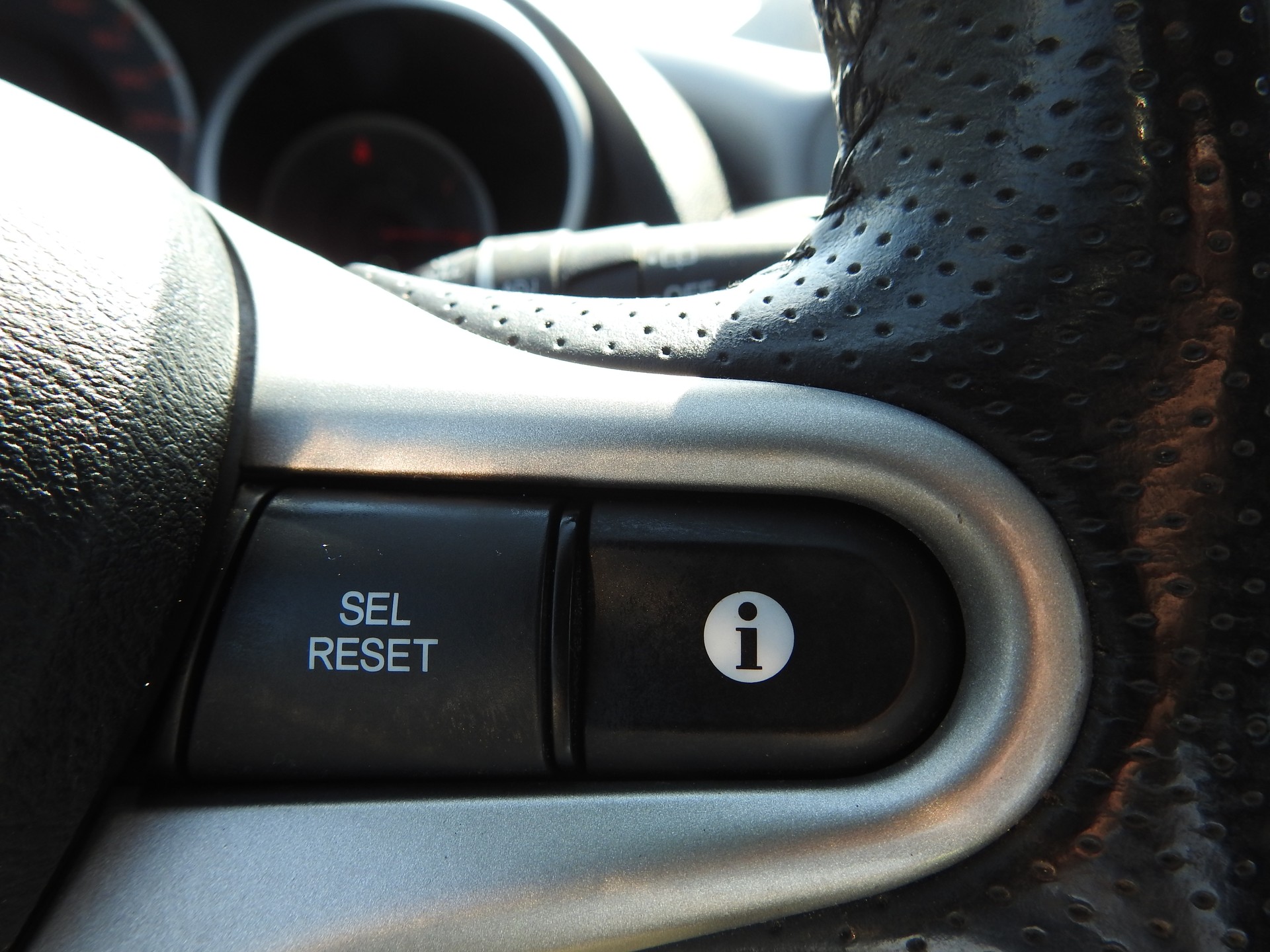 HONDA Jazz 1.4i Exclusive-image-24