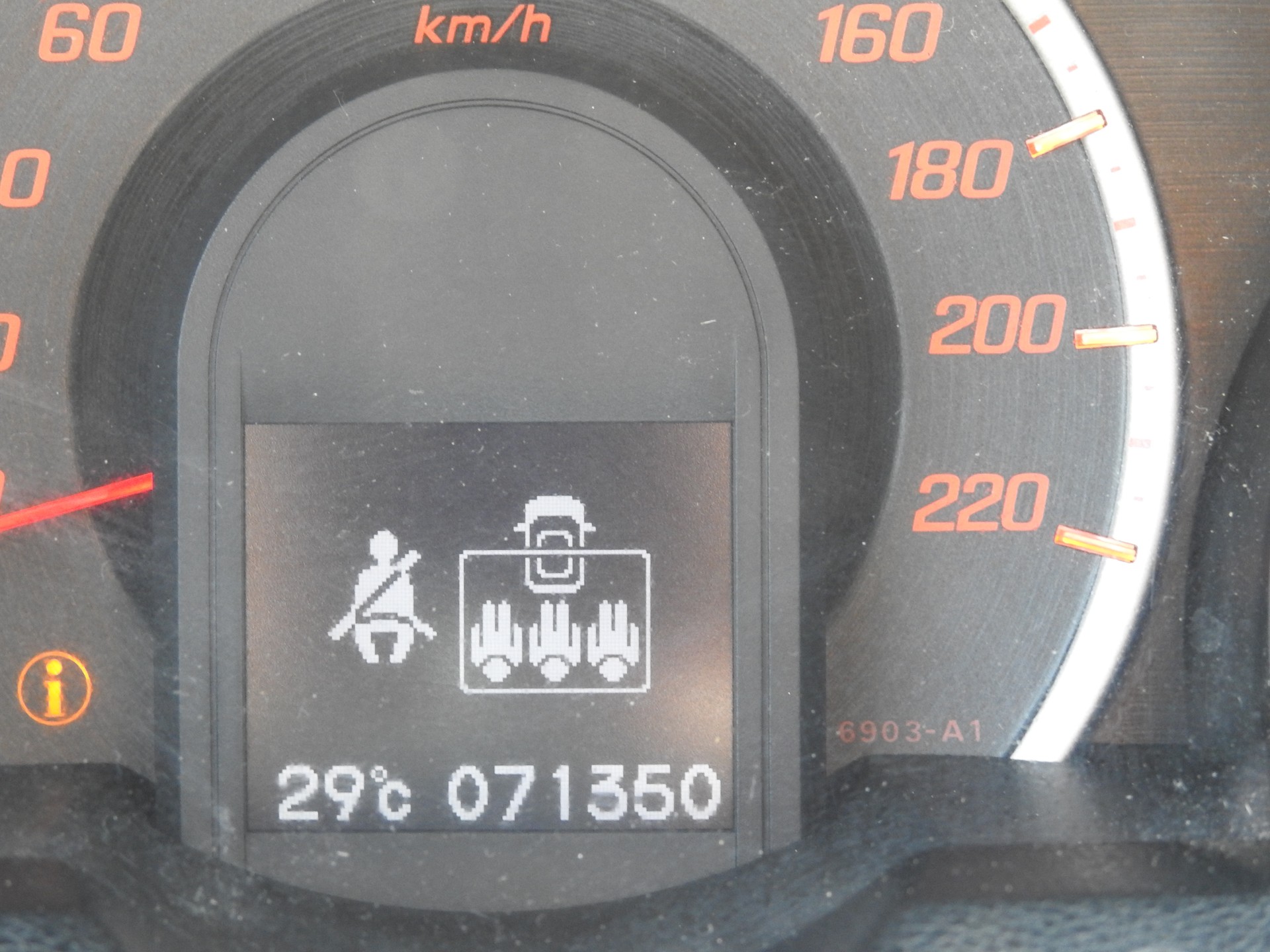 HONDA Jazz 1.4i Exclusive-image-23