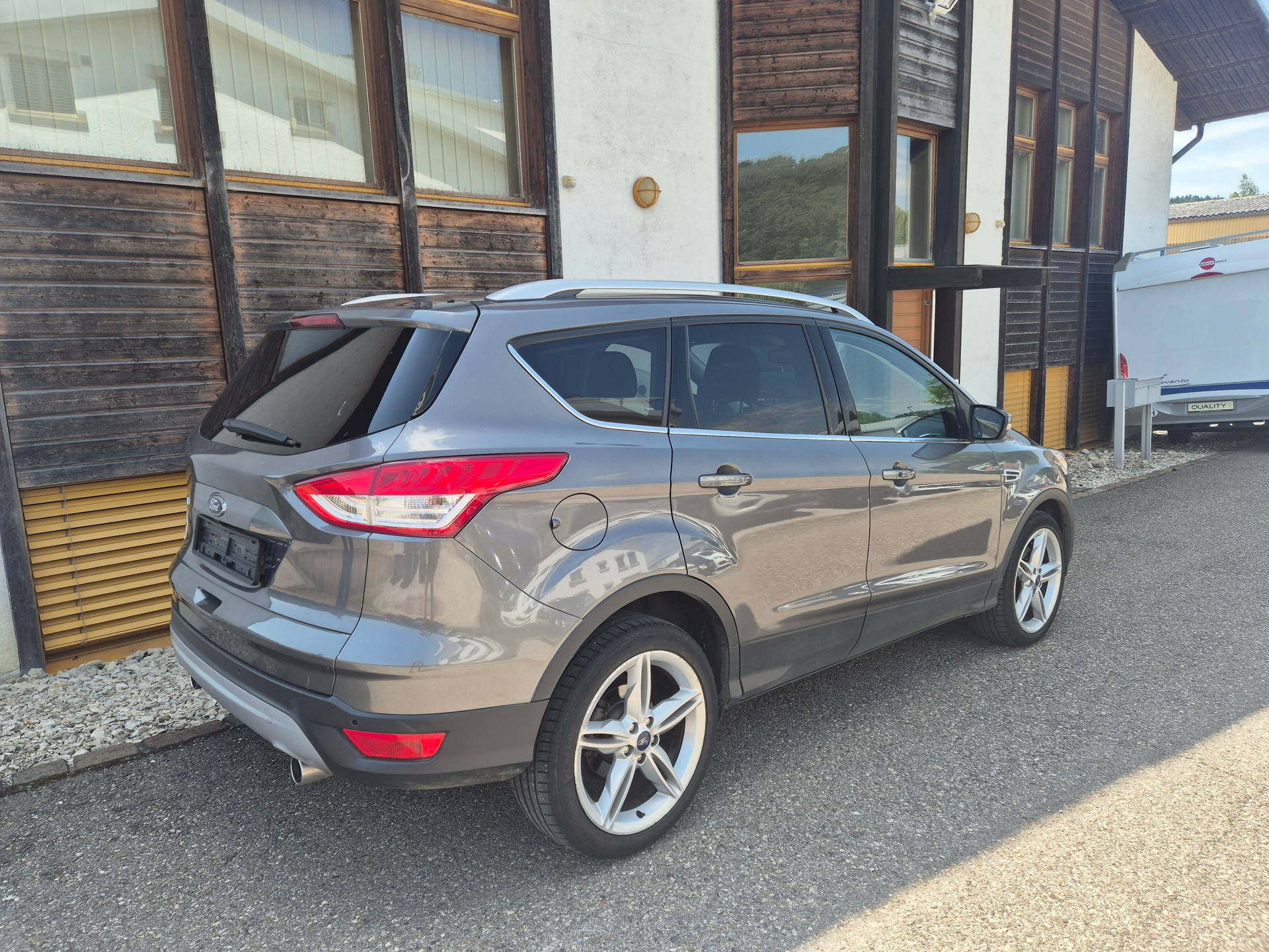 FORD Kuga 2.0 TDCi Titanium 4WD PowerShift-image-13
